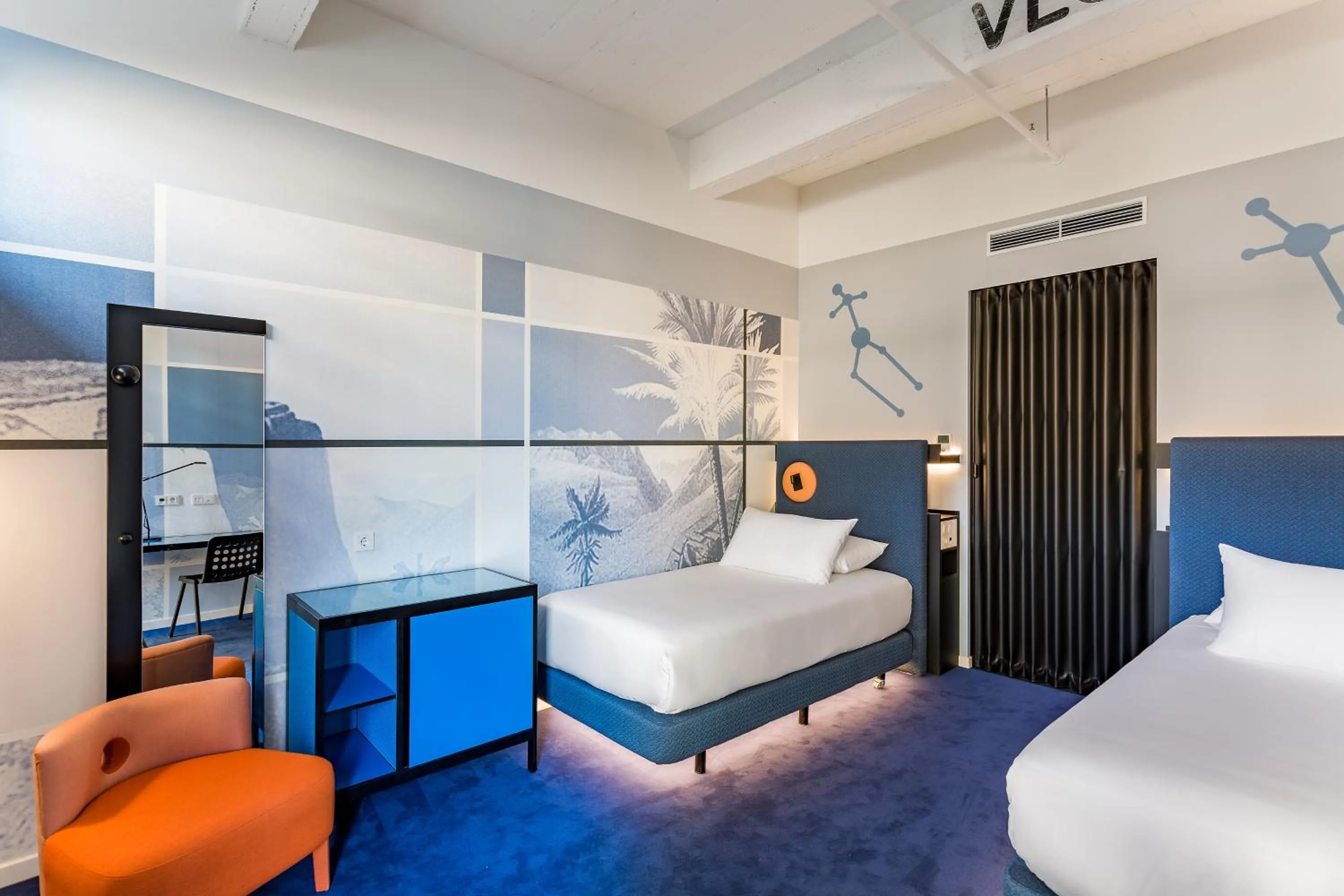 Property building, Bed in Room Mate Bruno, Rotterdam