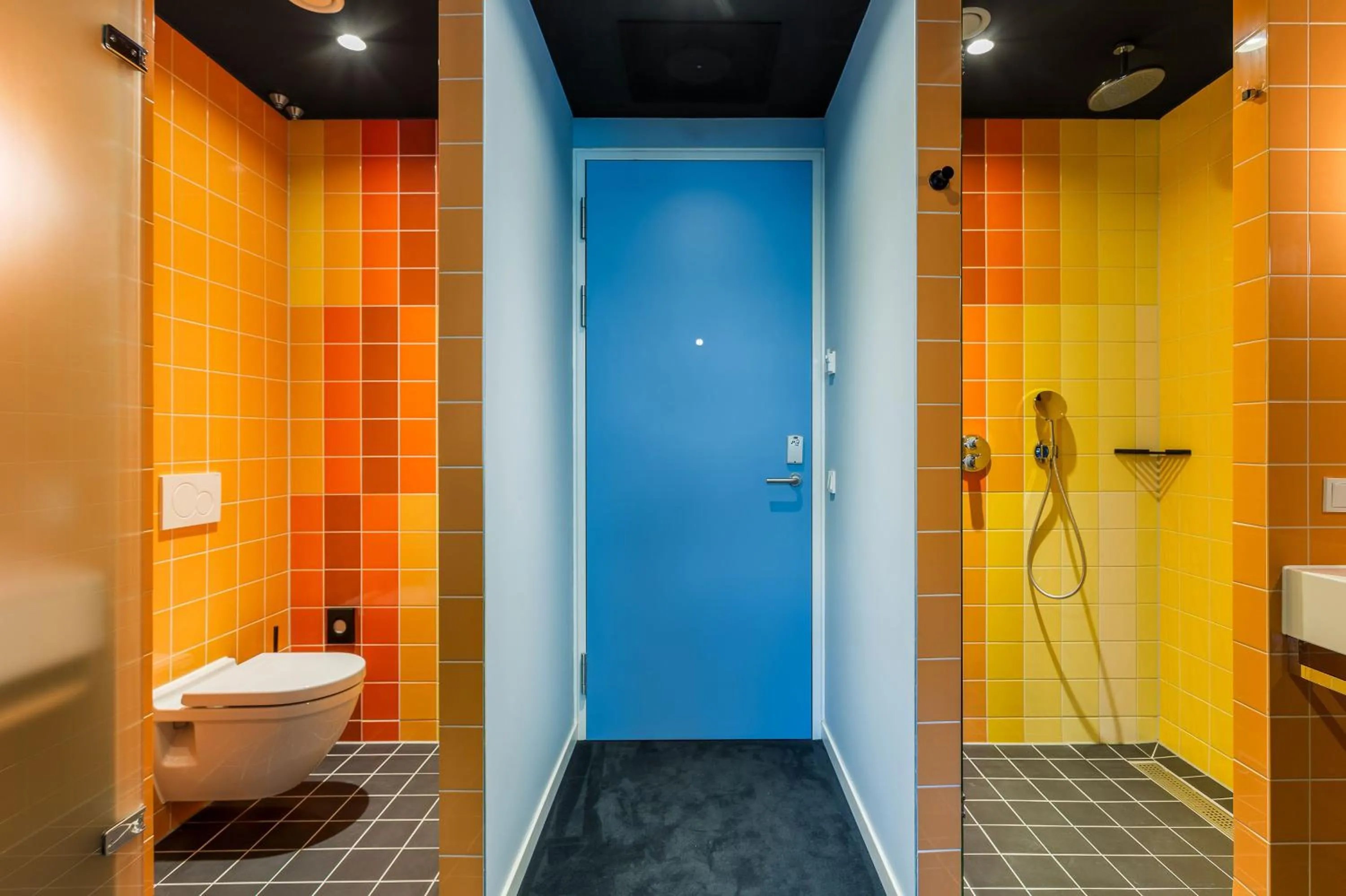 Shower in Room Mate Bruno, Rotterdam