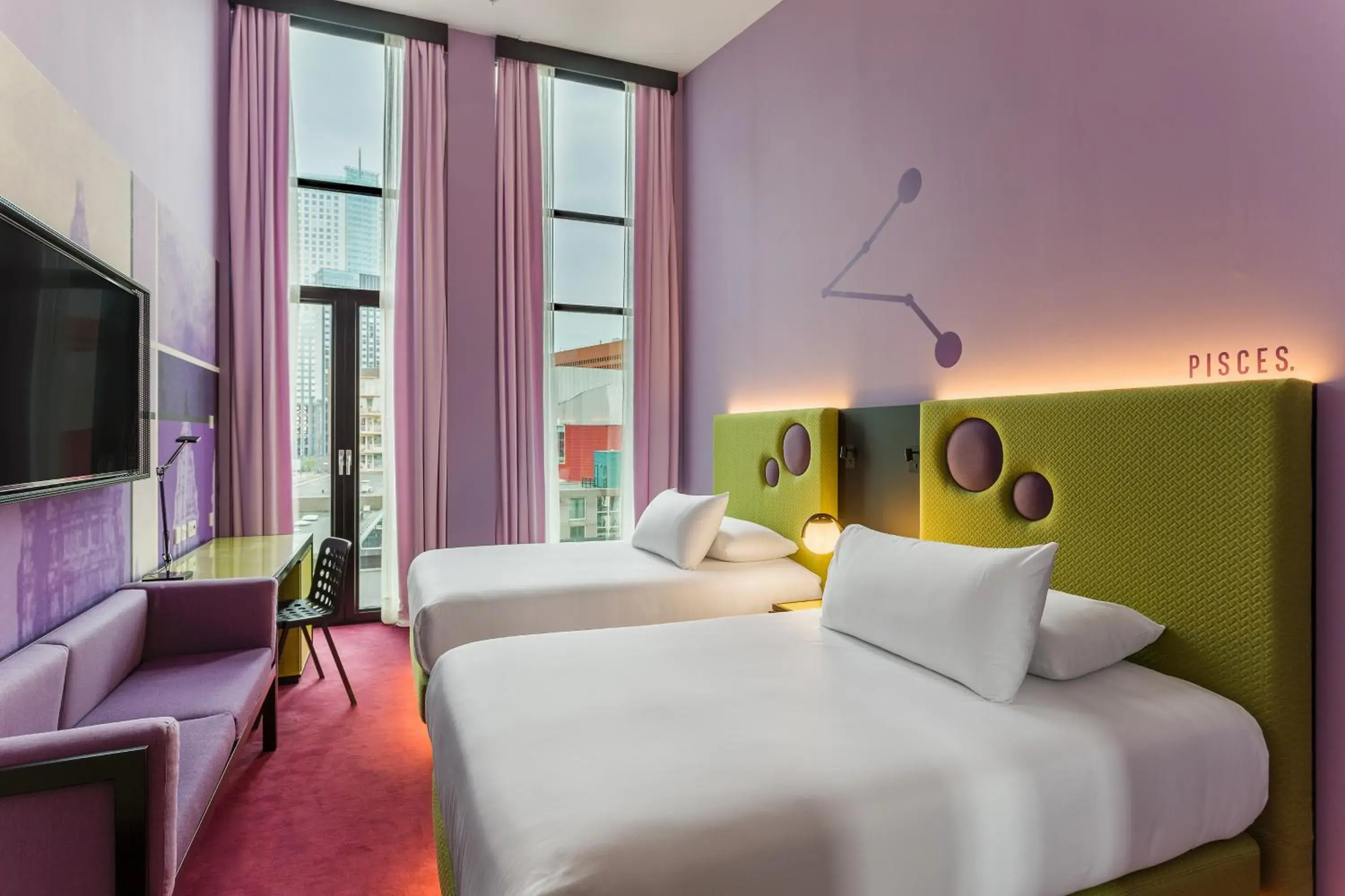 Bedroom, Bed in Room Mate Bruno, Rotterdam Bedroom, Bed in Room Mate Bruno, Rotterdam