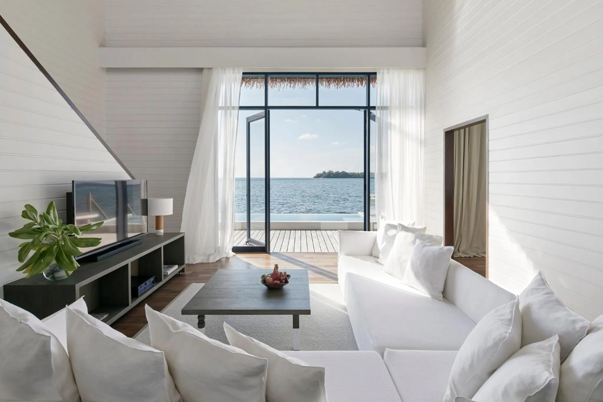 Photo of the whole room in COMO Cocoa Island