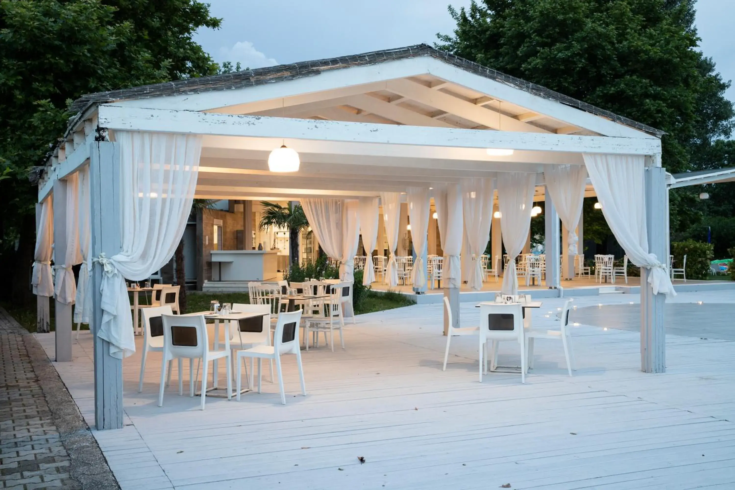 Restaurant/places to eat in Olympian Bay Grand Resort Restaurant/places to eat in Olympian Bay Grand Resort