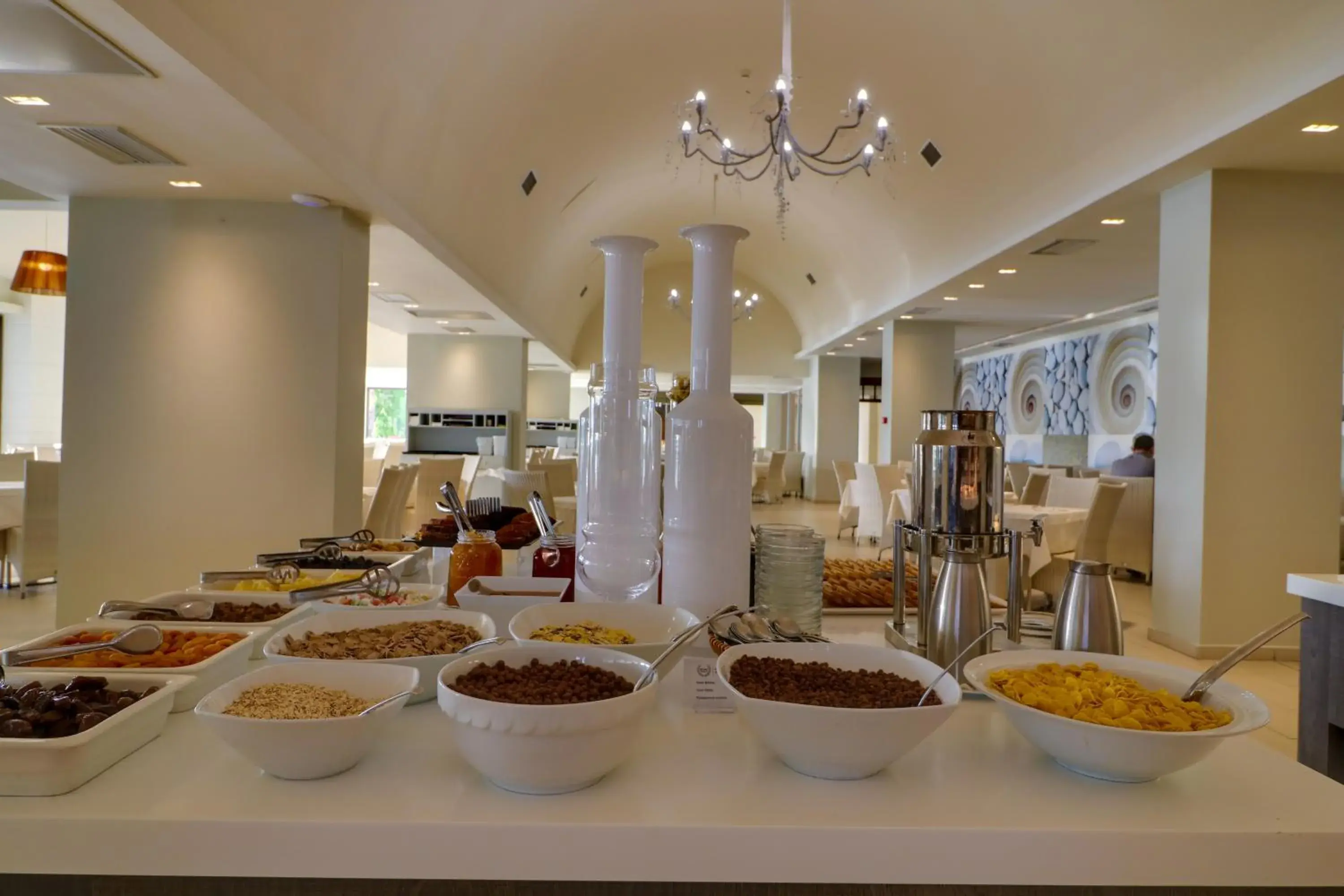 Restaurant/places to eat in Olympian Bay Grand Resort Restaurant/places to eat in Olympian Bay Grand Resort