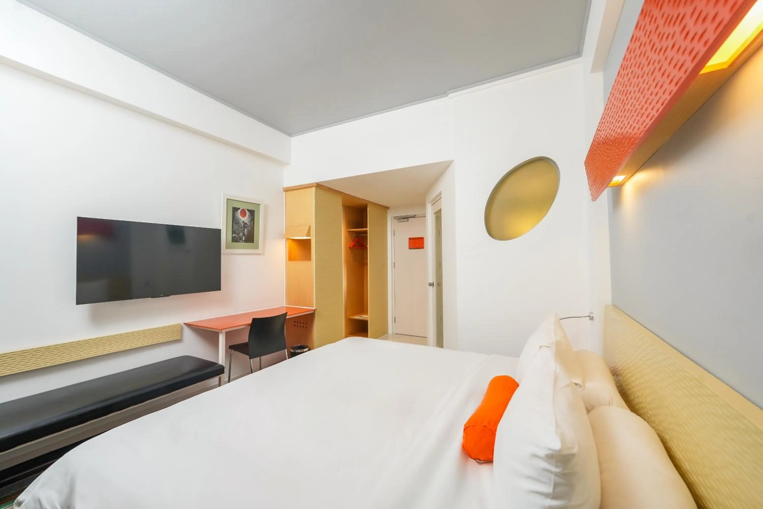 Bed in HARRIS Hotel & Convention Festival Citylink Bandung