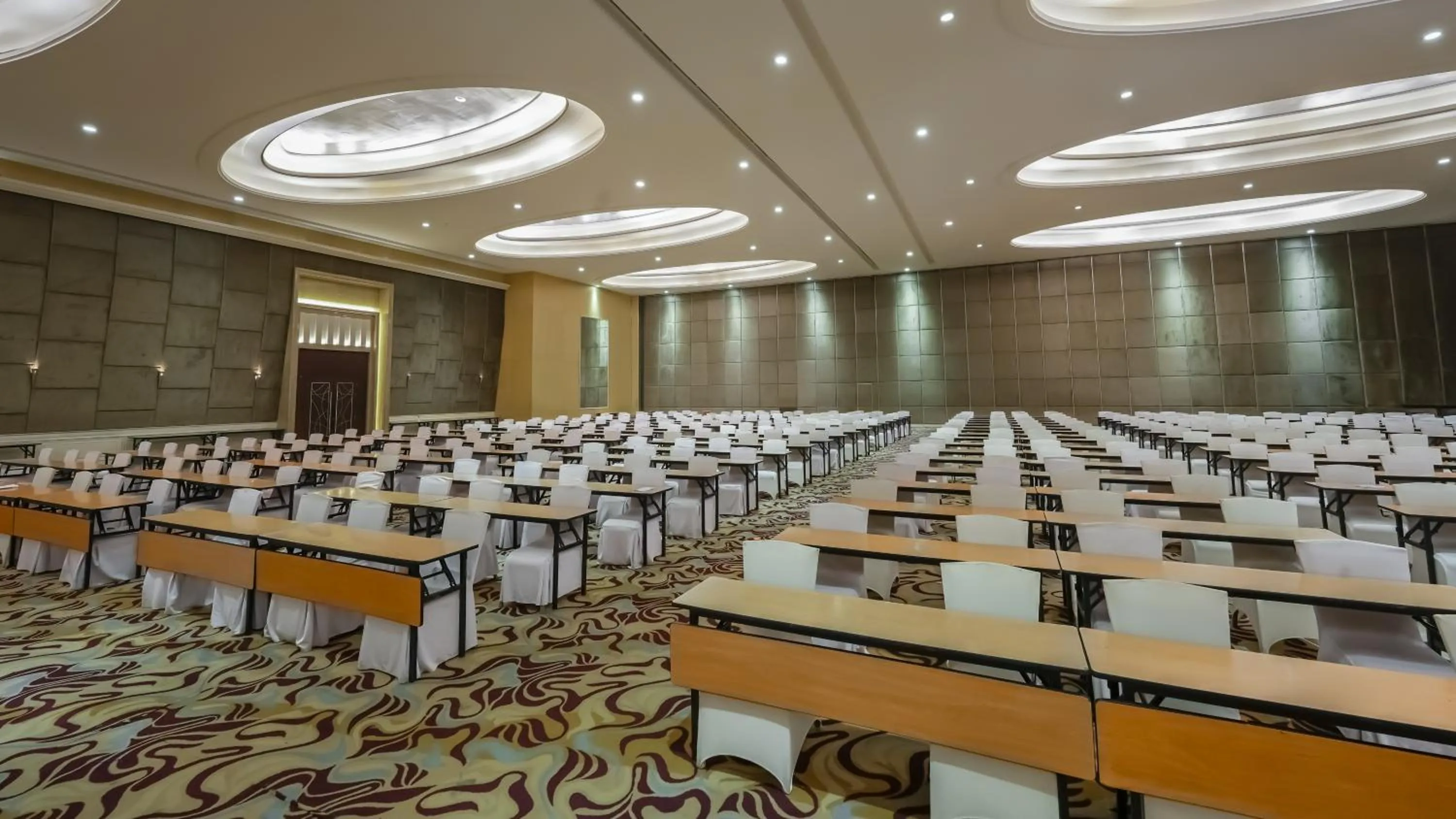 HARRIS Hotel & Convention Festival Citylink Bandung