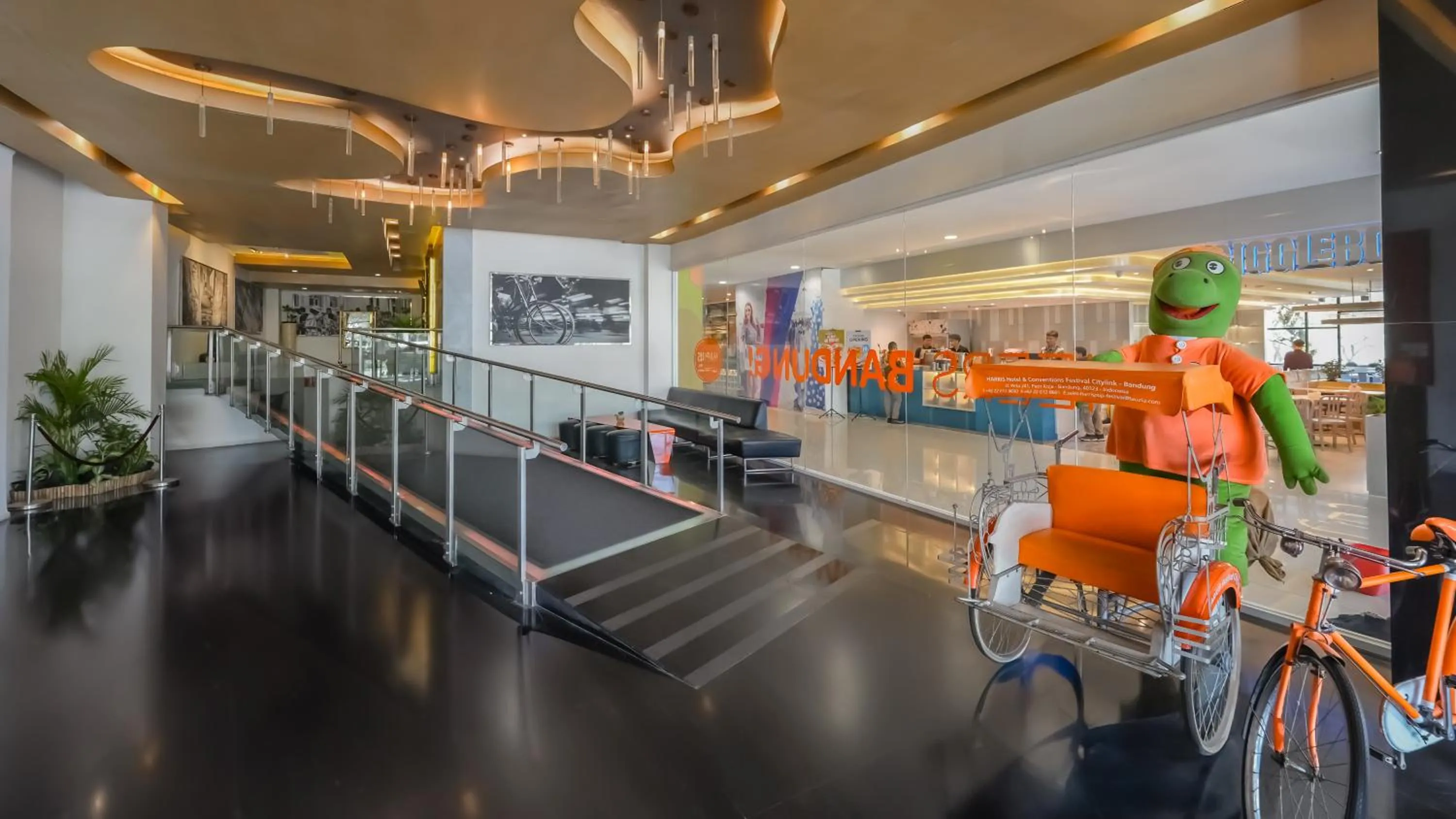 HARRIS Hotel & Convention Festival Citylink Bandung