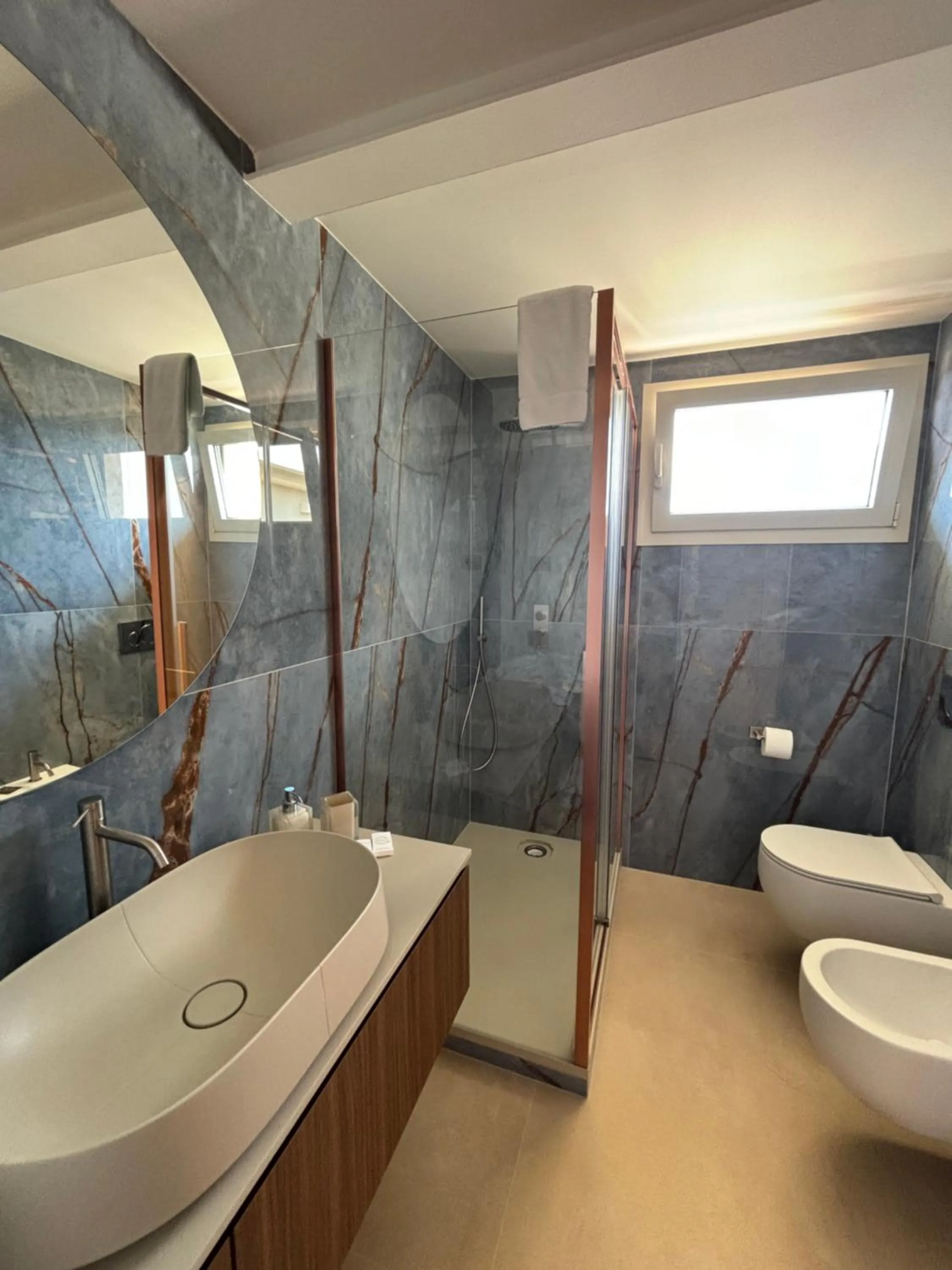 Shower in Hotel Orchidea