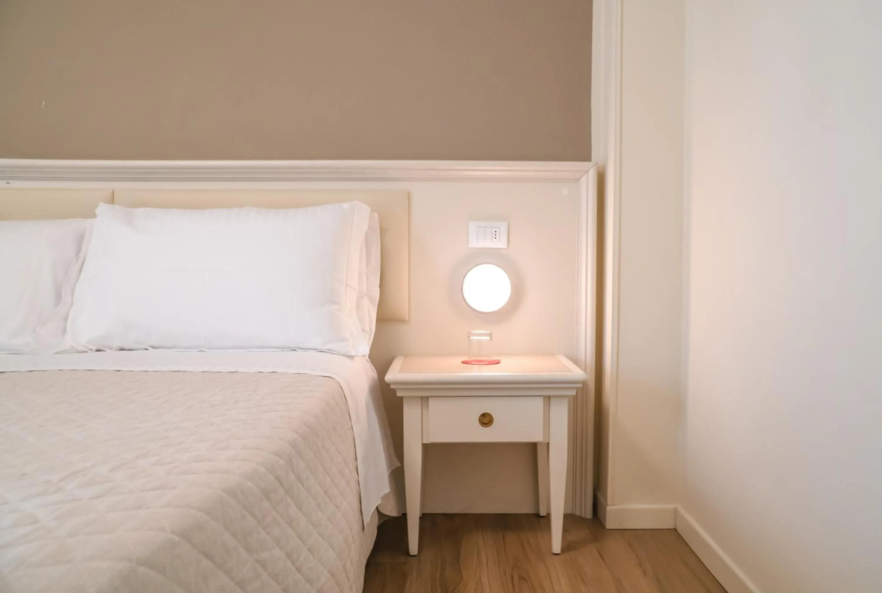 Bedroom, Bed in Hotel Orchidea