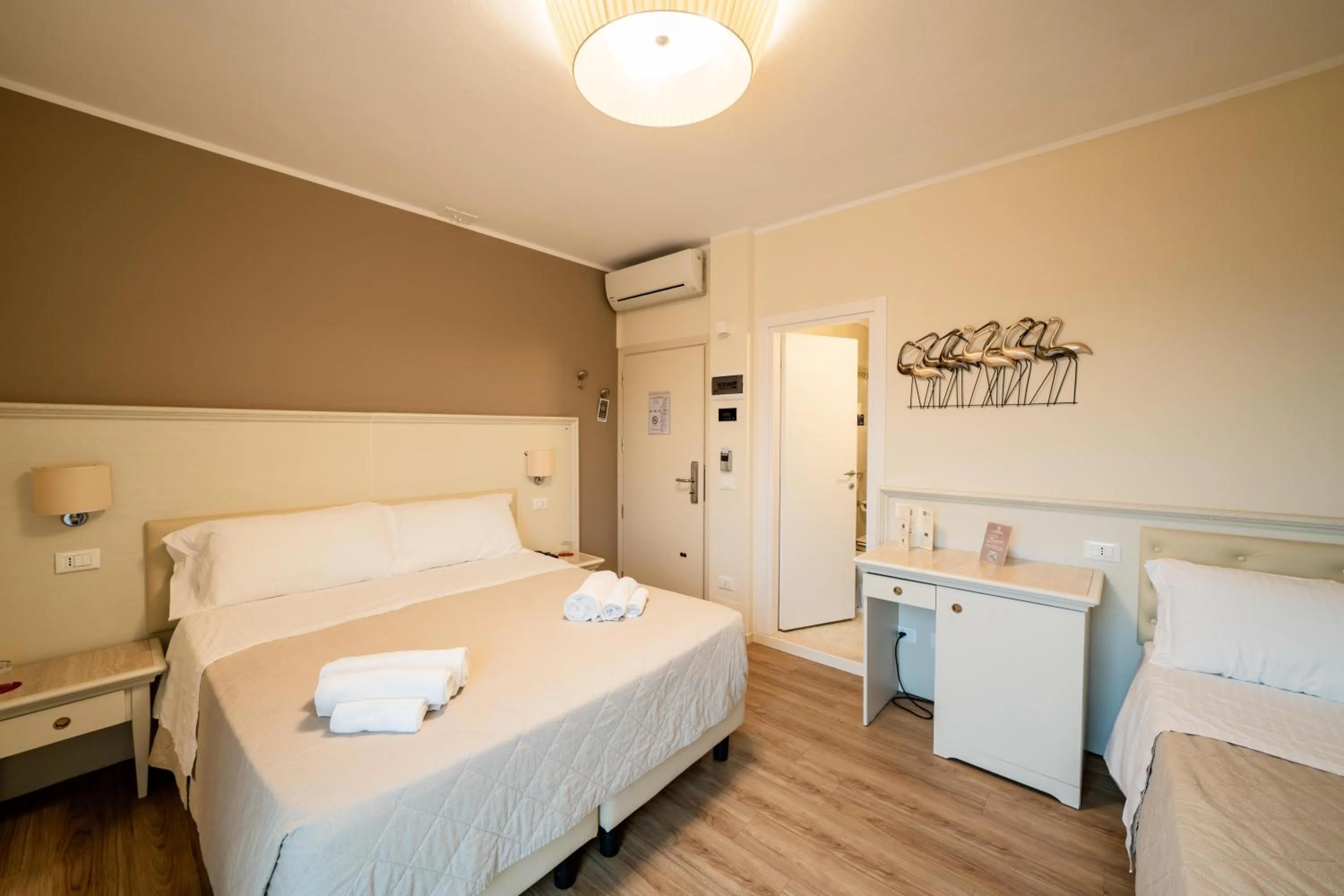 Bedroom, Bed in Hotel Orchidea