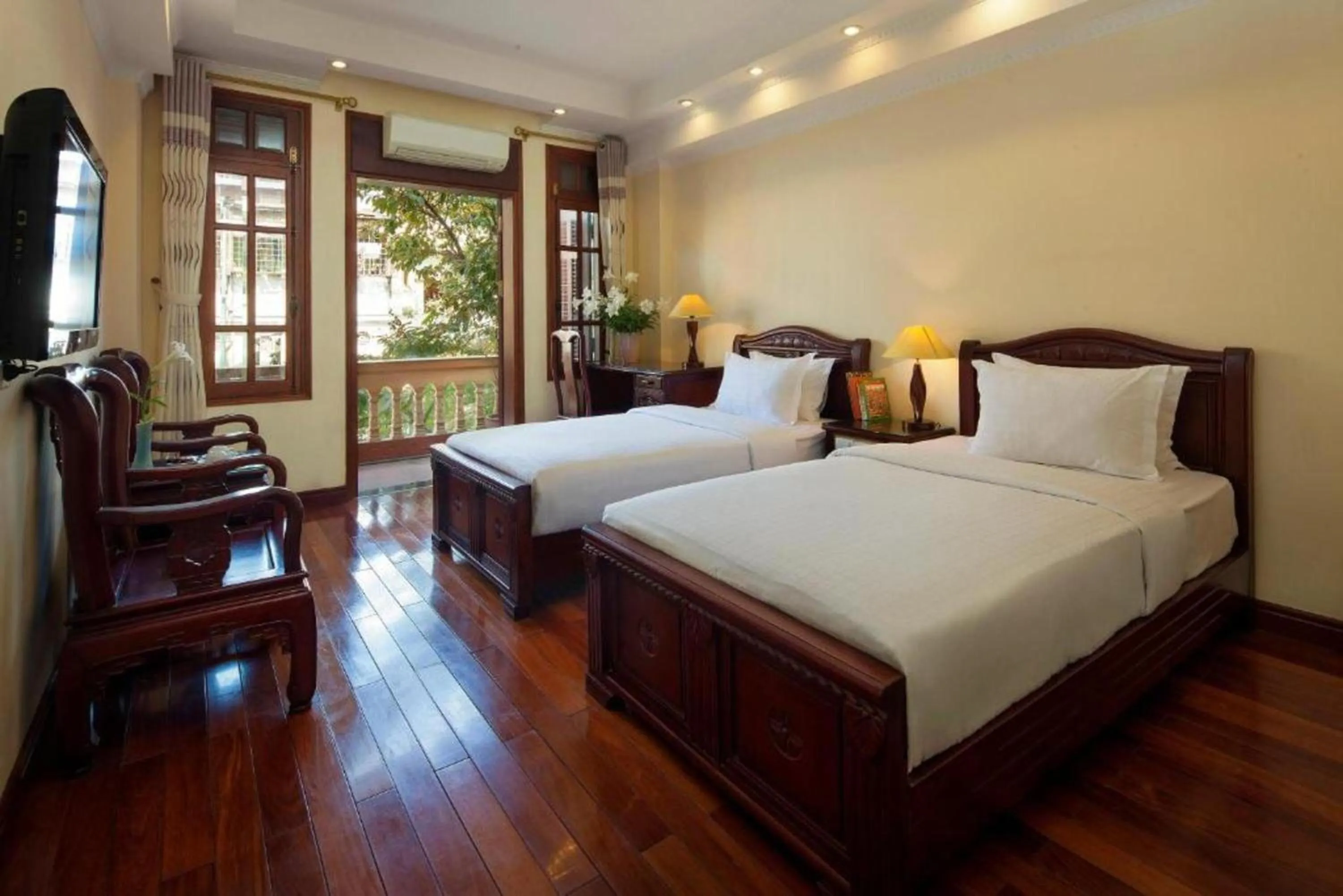 Photo of the whole room, Bed in Lucky 3 Hotel & Travel