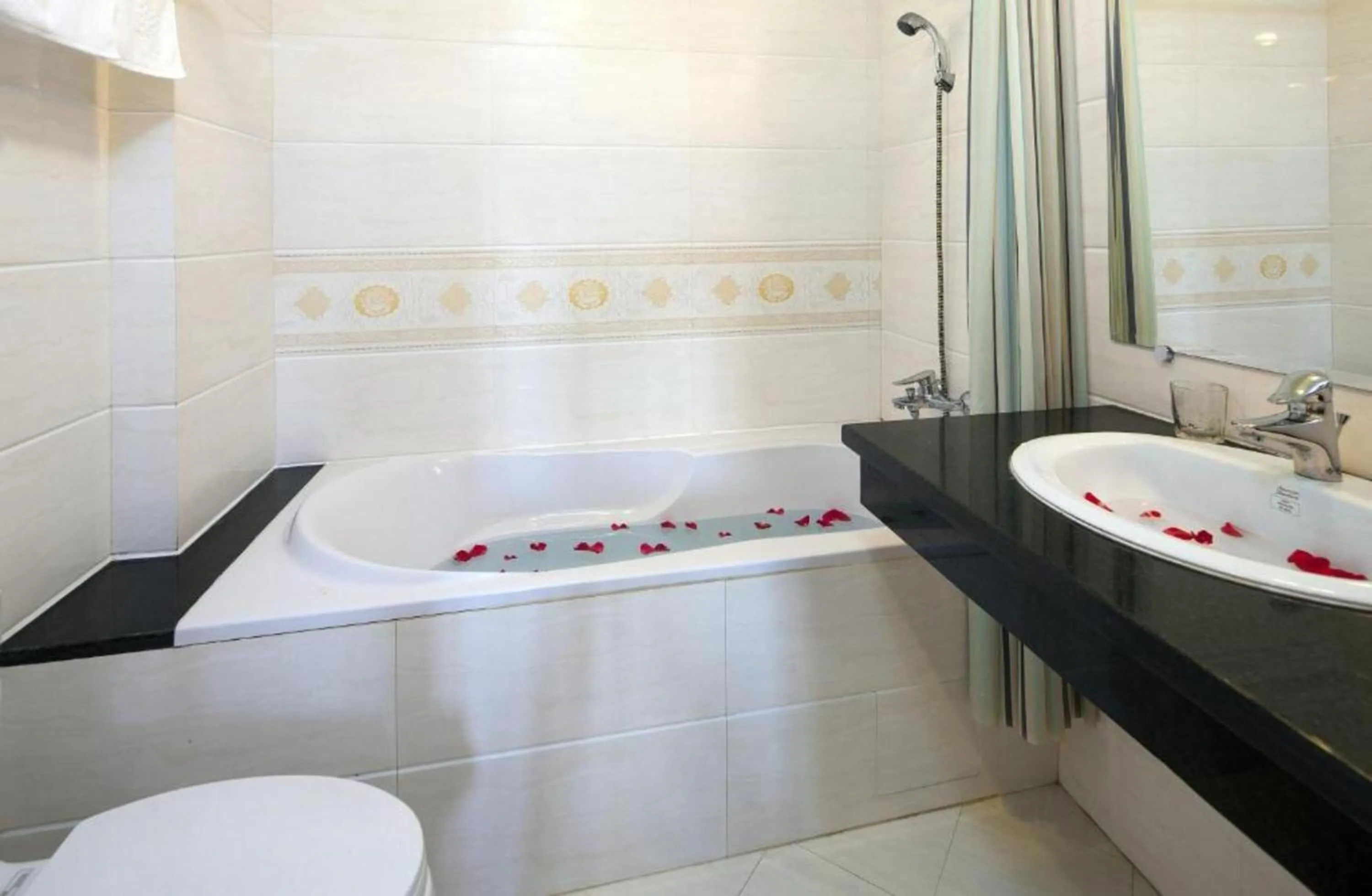 Bath in Lucky 3 Hotel & Travel