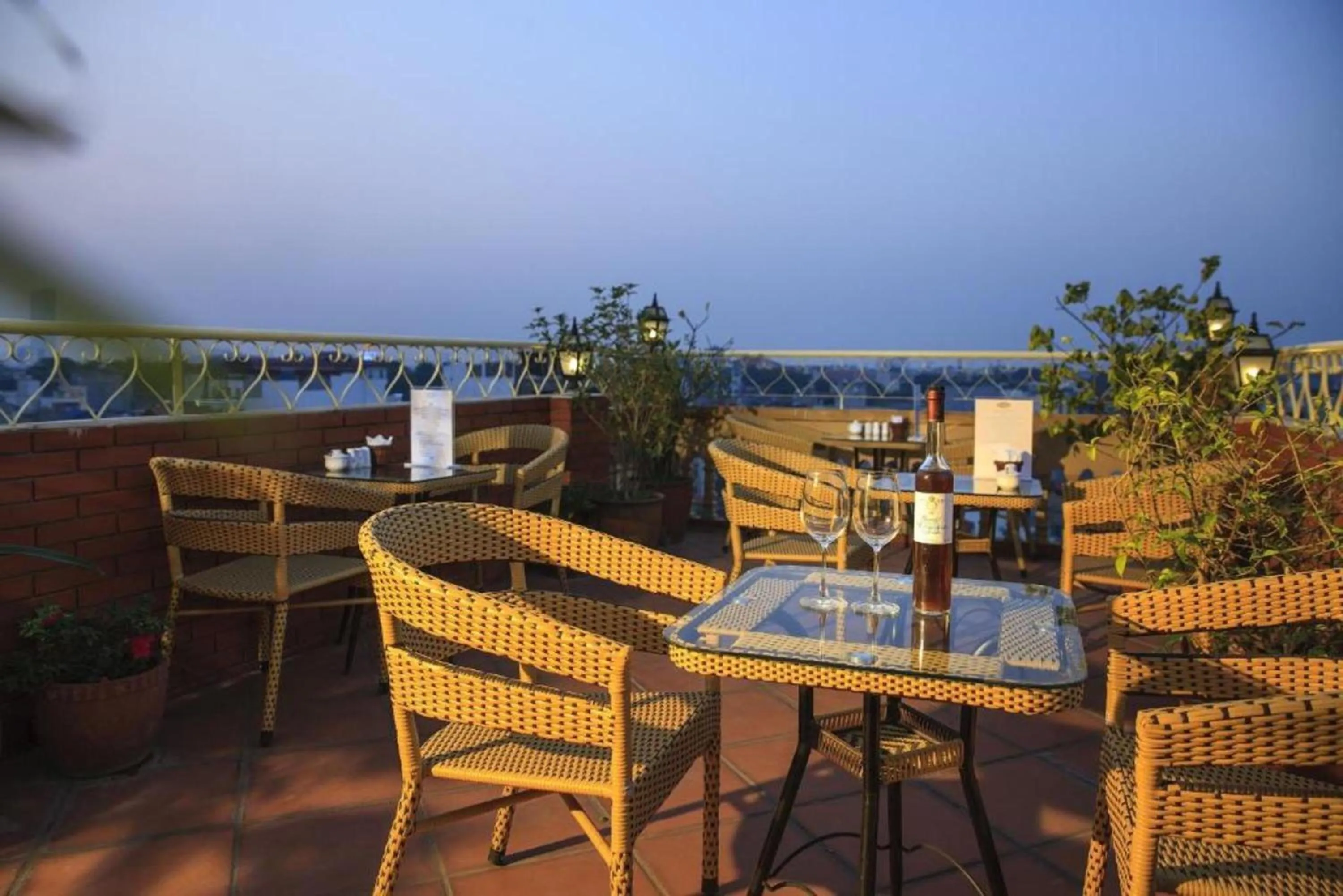 Breakfast in Lucky 3 Hotel & Travel