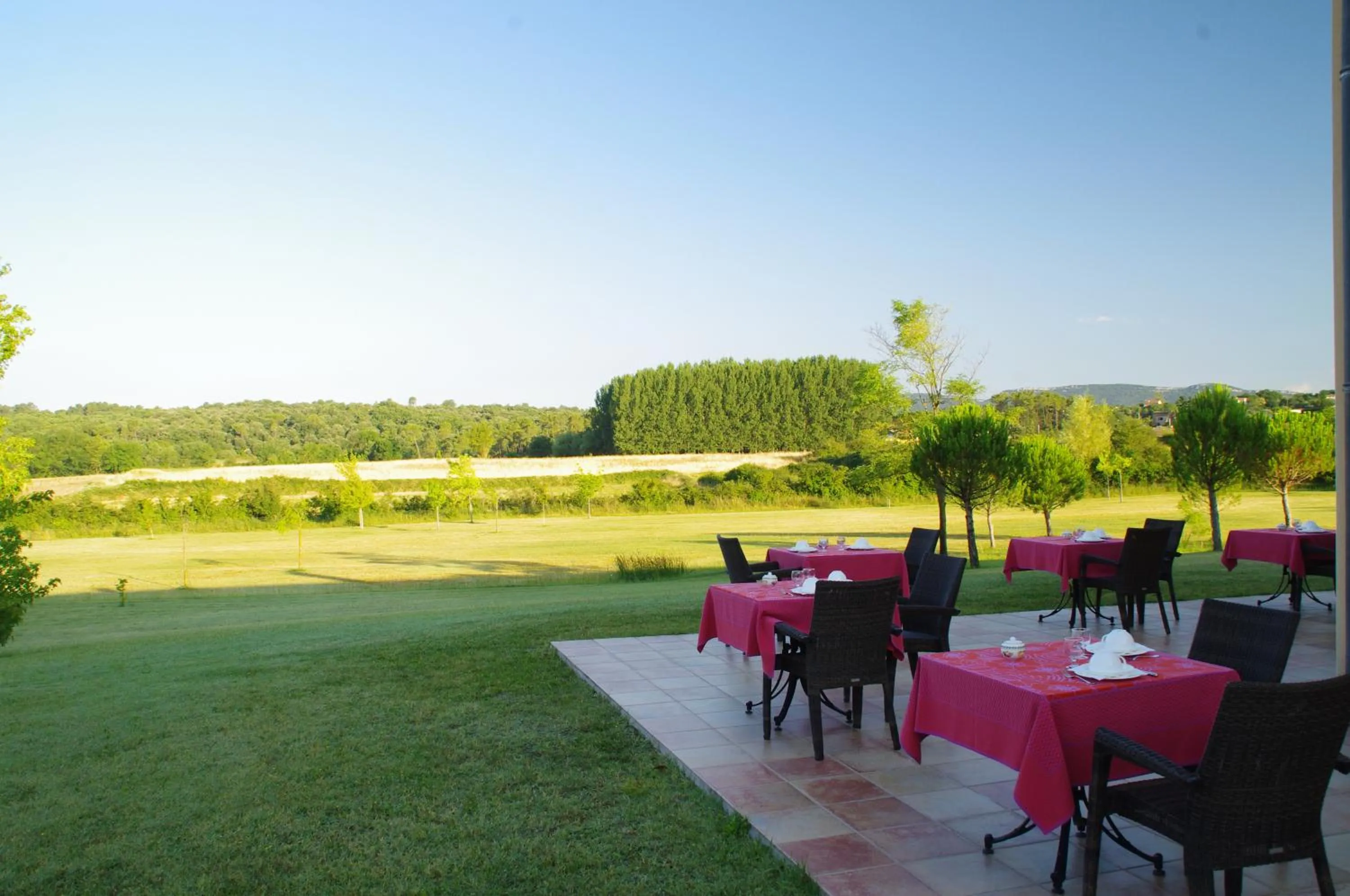 Restaurant/places to eat in Hôtel La Bastide d'Iris