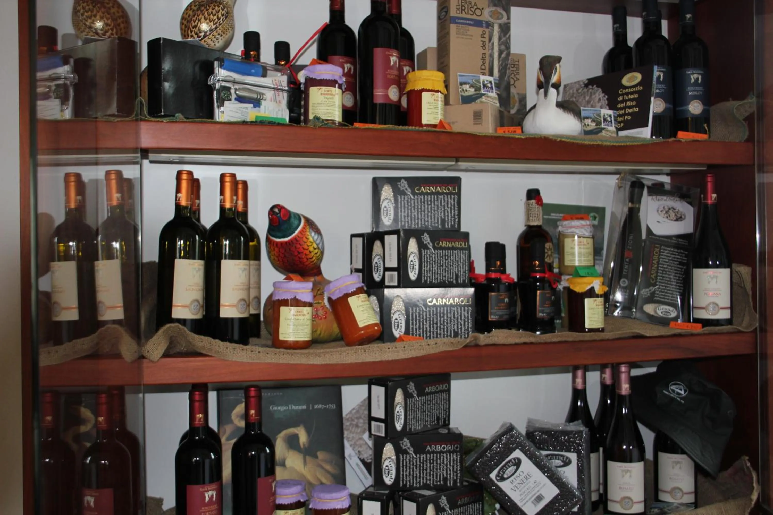 On-site shops in Hotel Rurale Canneviè