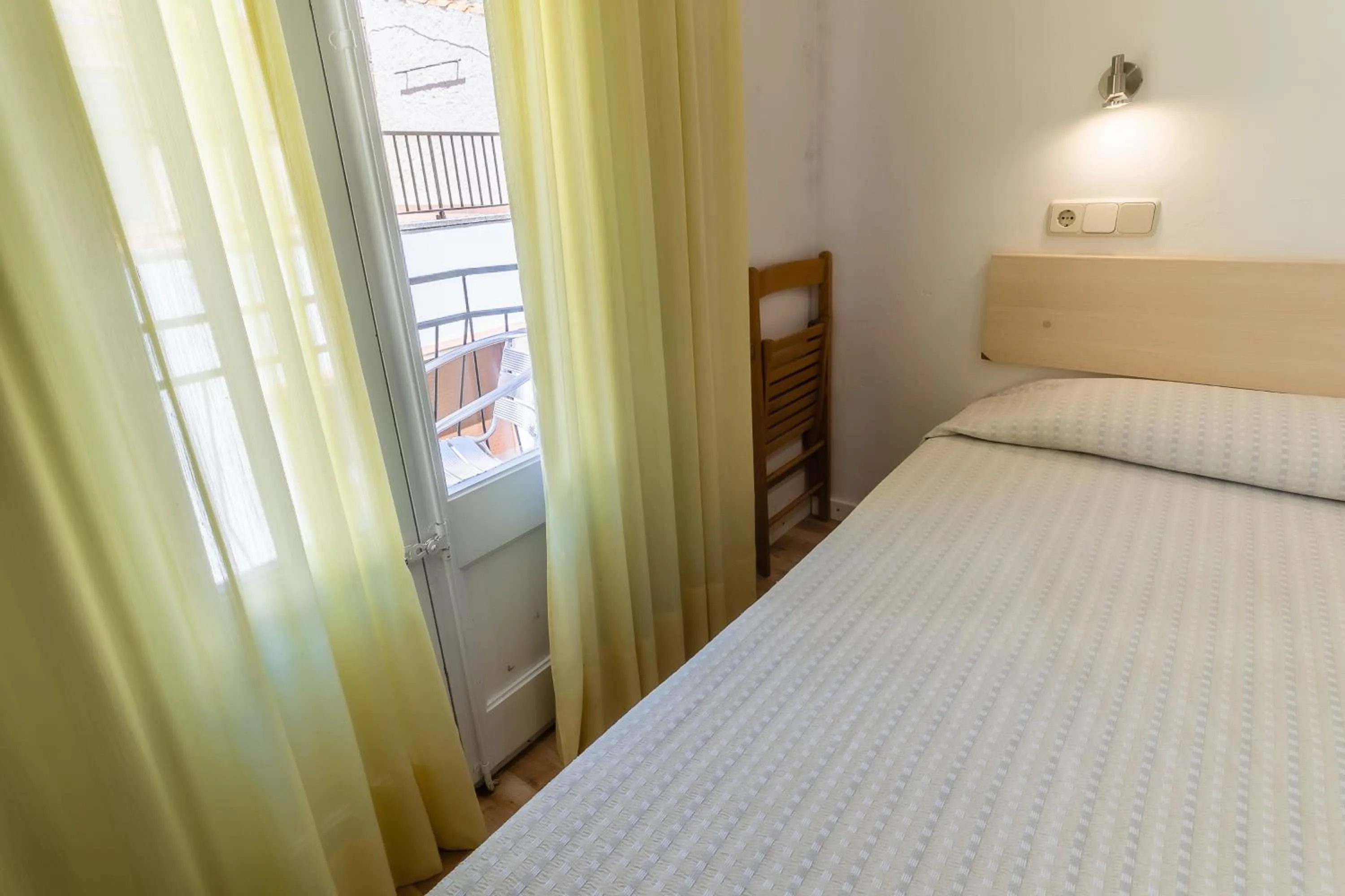 Photo of the whole room in Fonda Can Dalfo