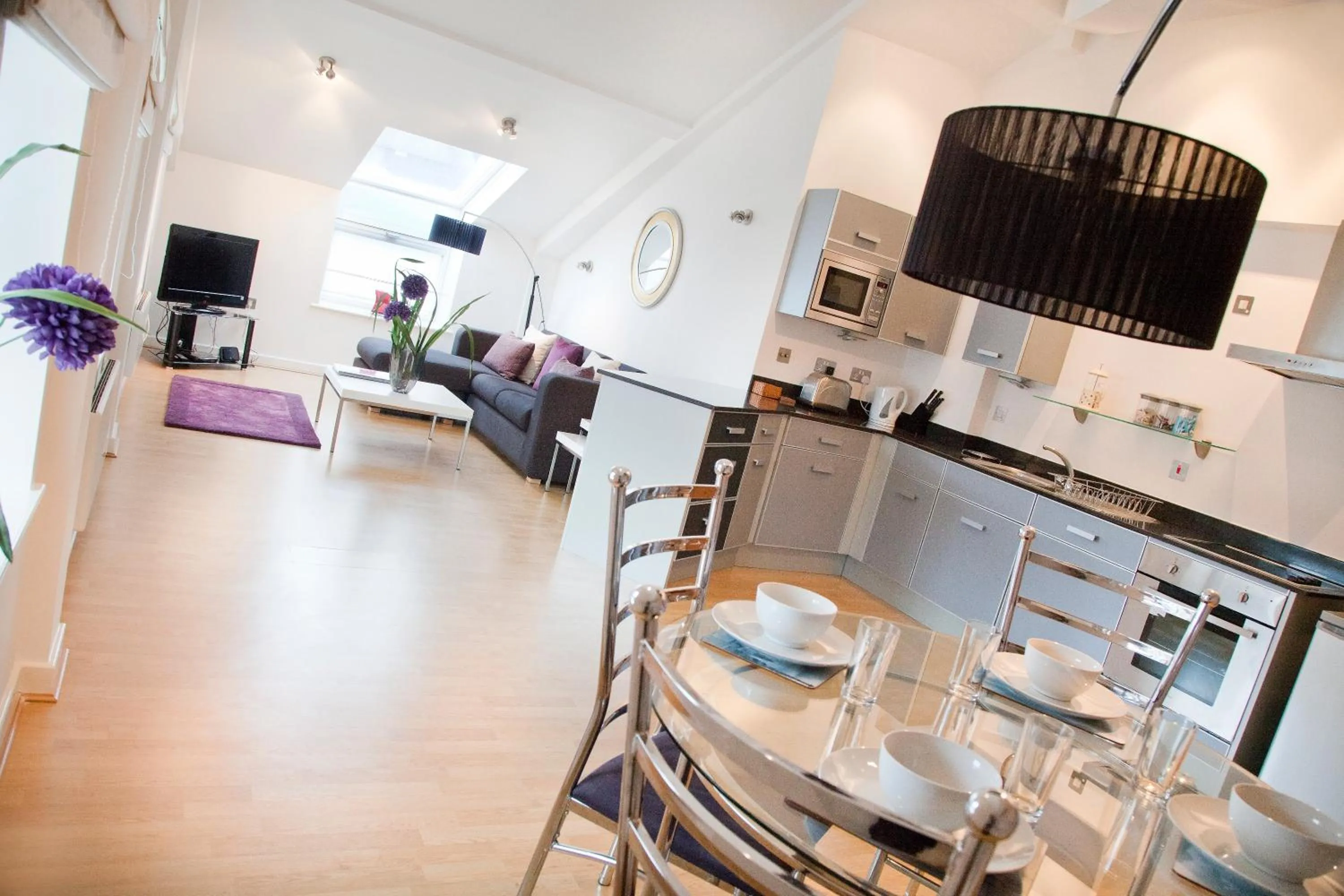 Seating area in Regent House deluxe 2 bedroom apartment