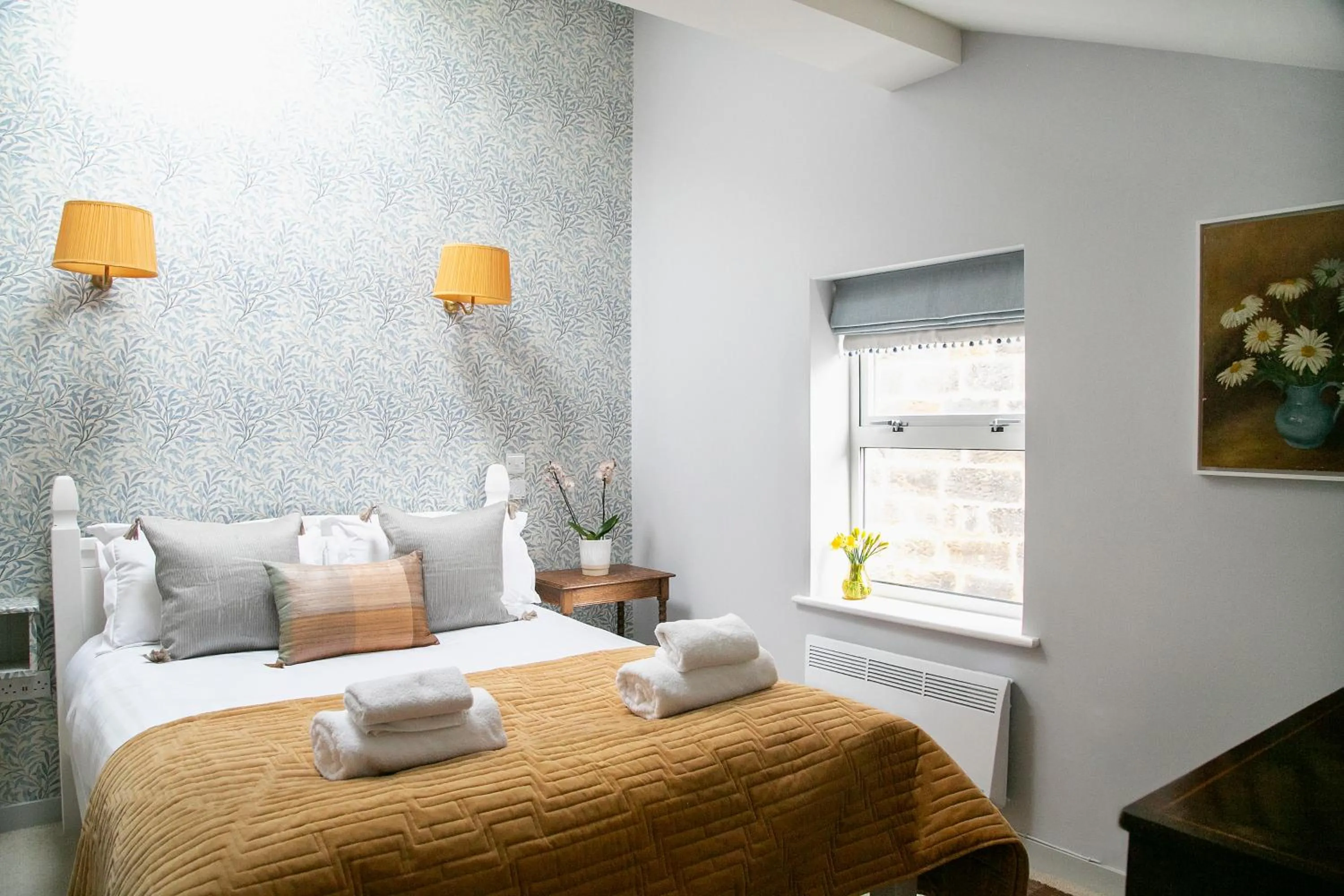 Bed in Regent House deluxe 2 bedroom apartment