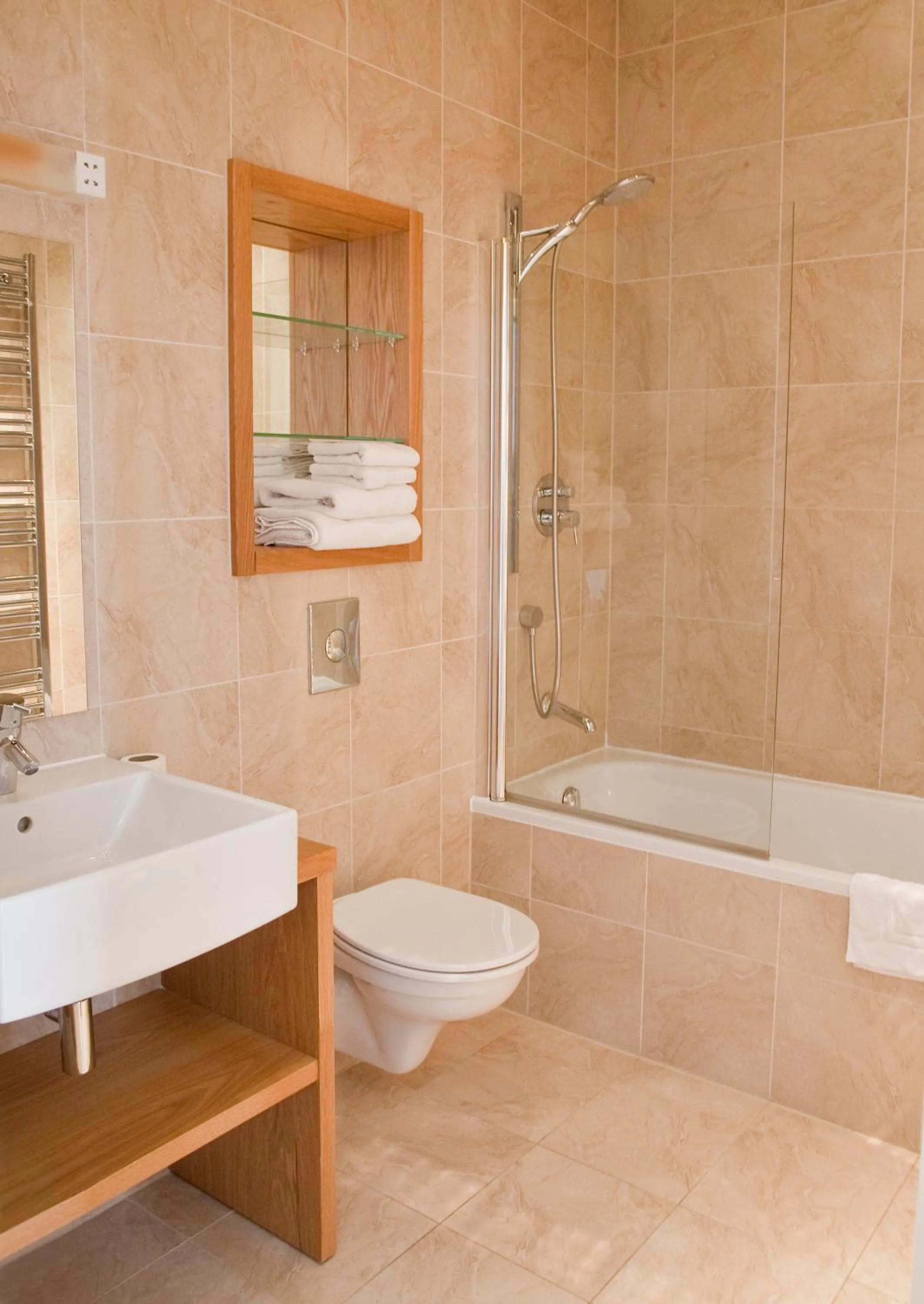 Bathroom in Regent House deluxe 2 bedroom apartment