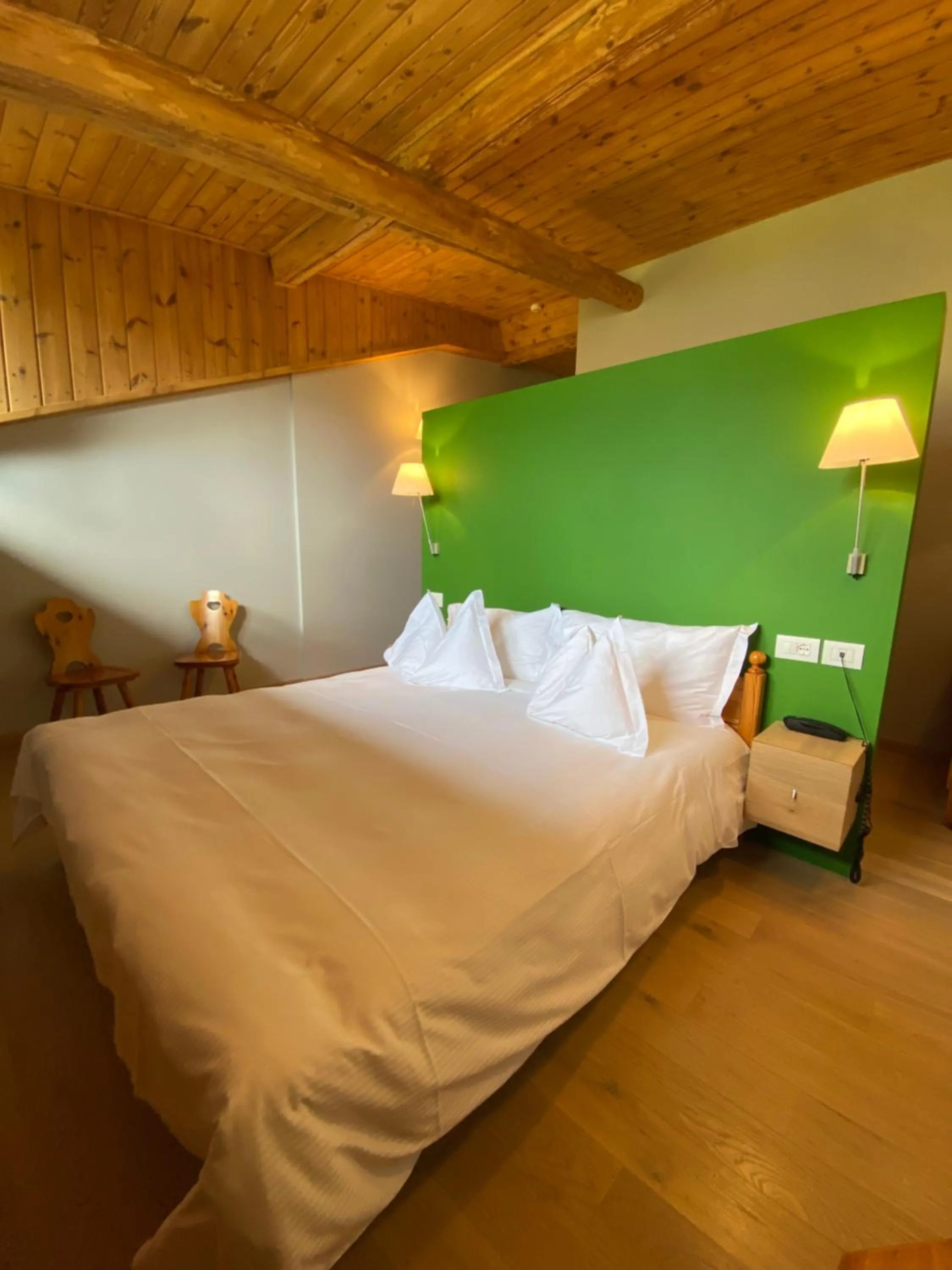 Bedroom, Bed in Albergo Rutzer