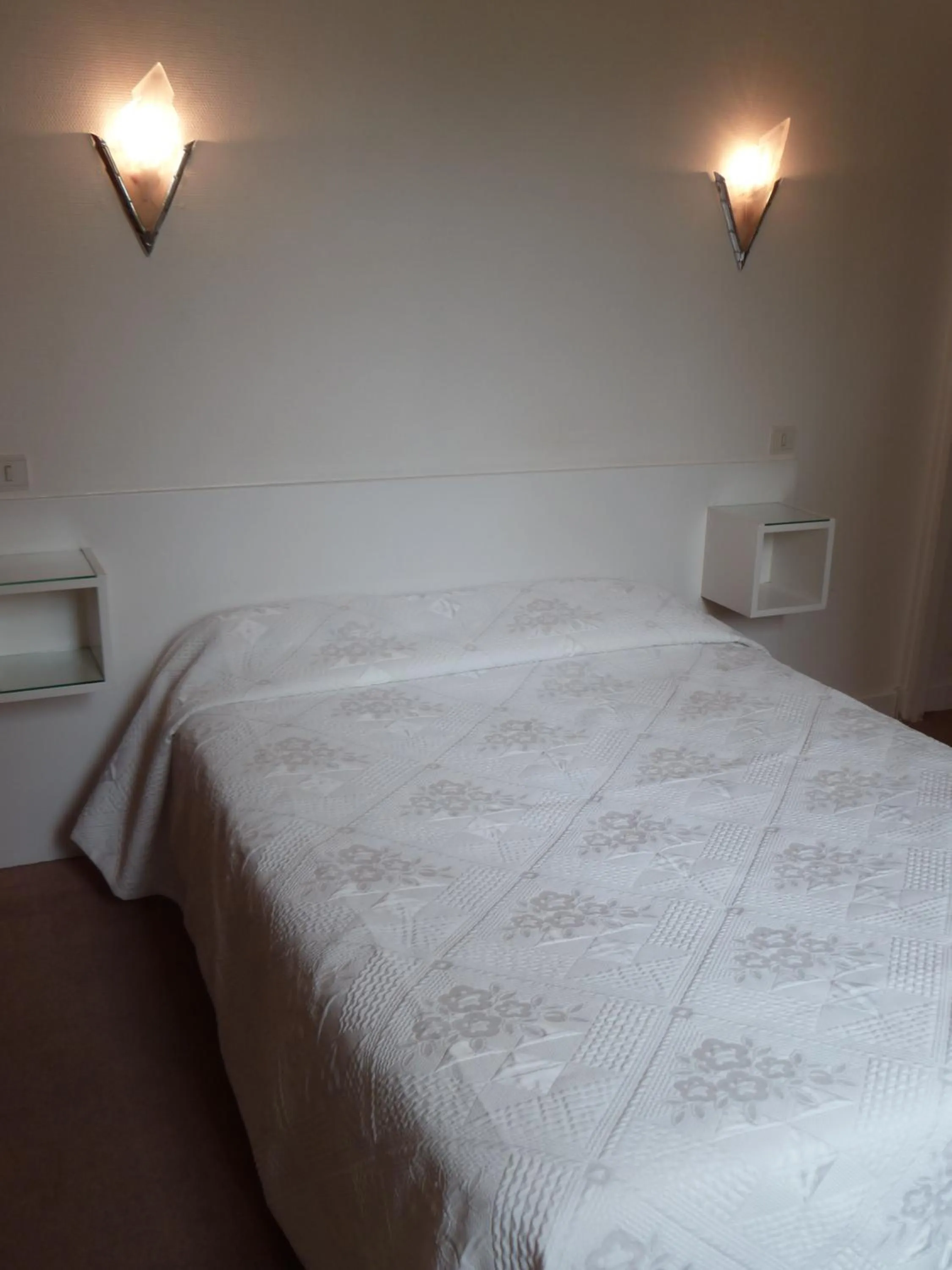 Bed in Hôtel Maïtagaria