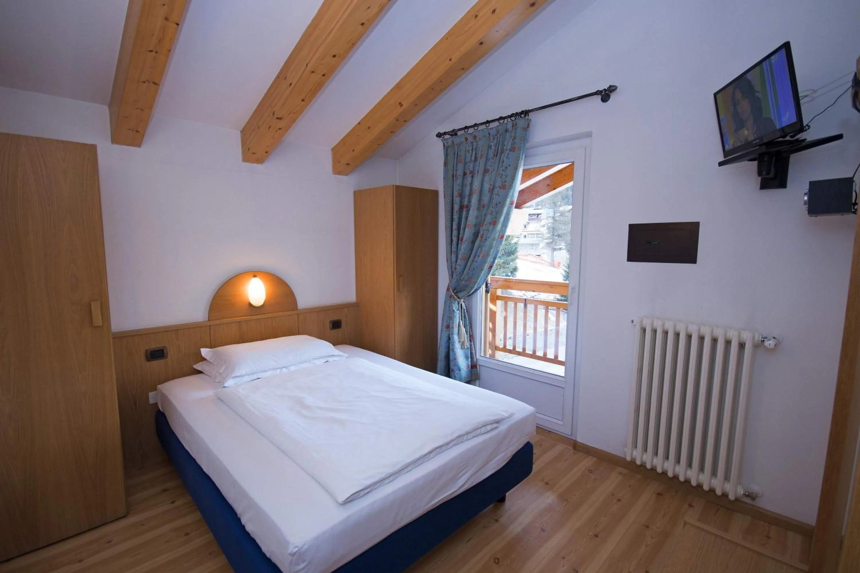 Photo of the whole room, Bed in Hotel Miravalle