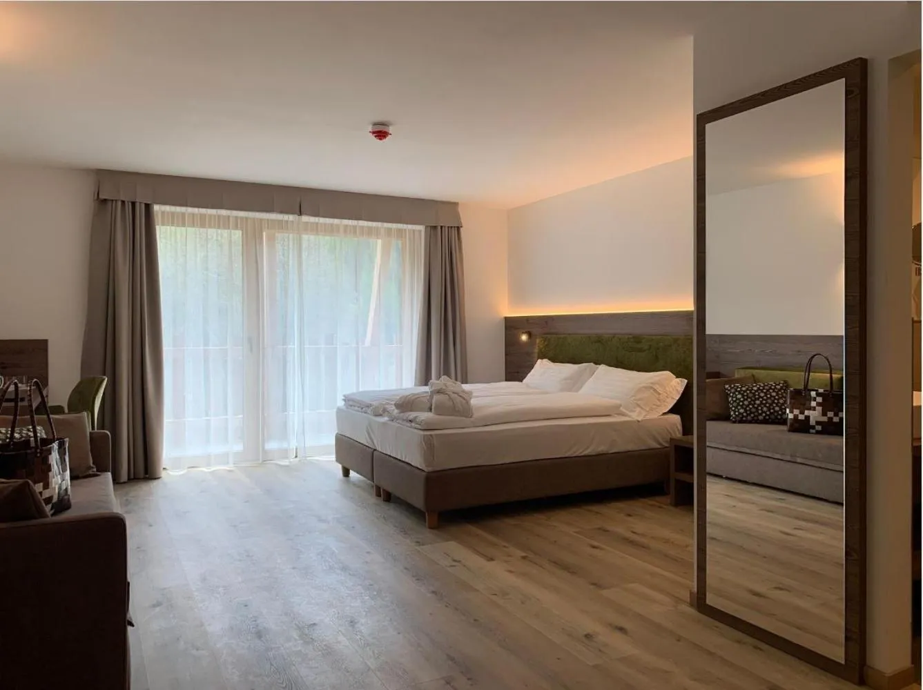 Bedroom, Bed in Hotel Miravalle