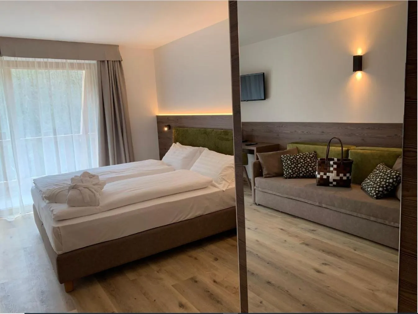 Bedroom, Bed in Hotel Miravalle