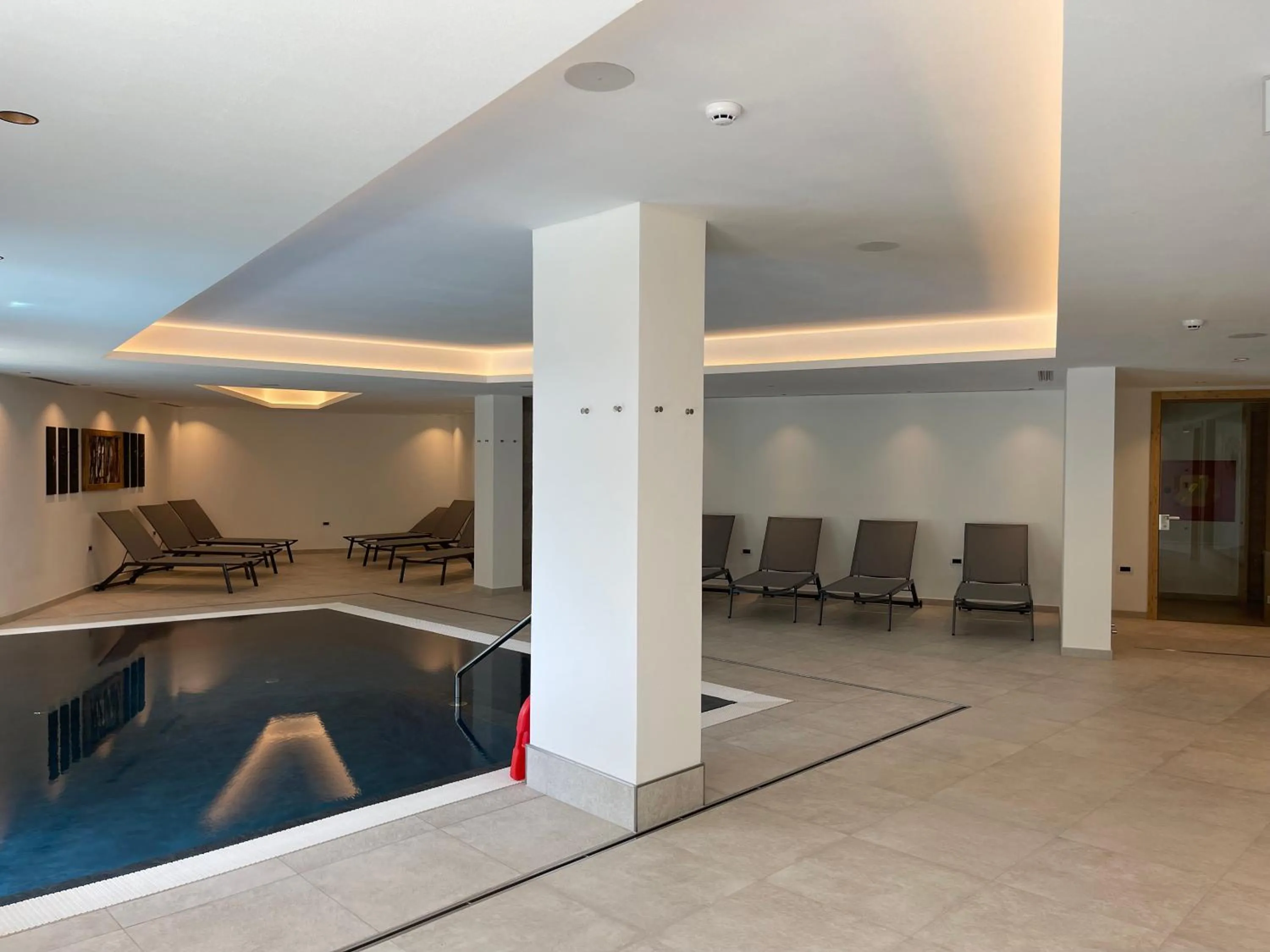 Pool view in Hotel Miravalle