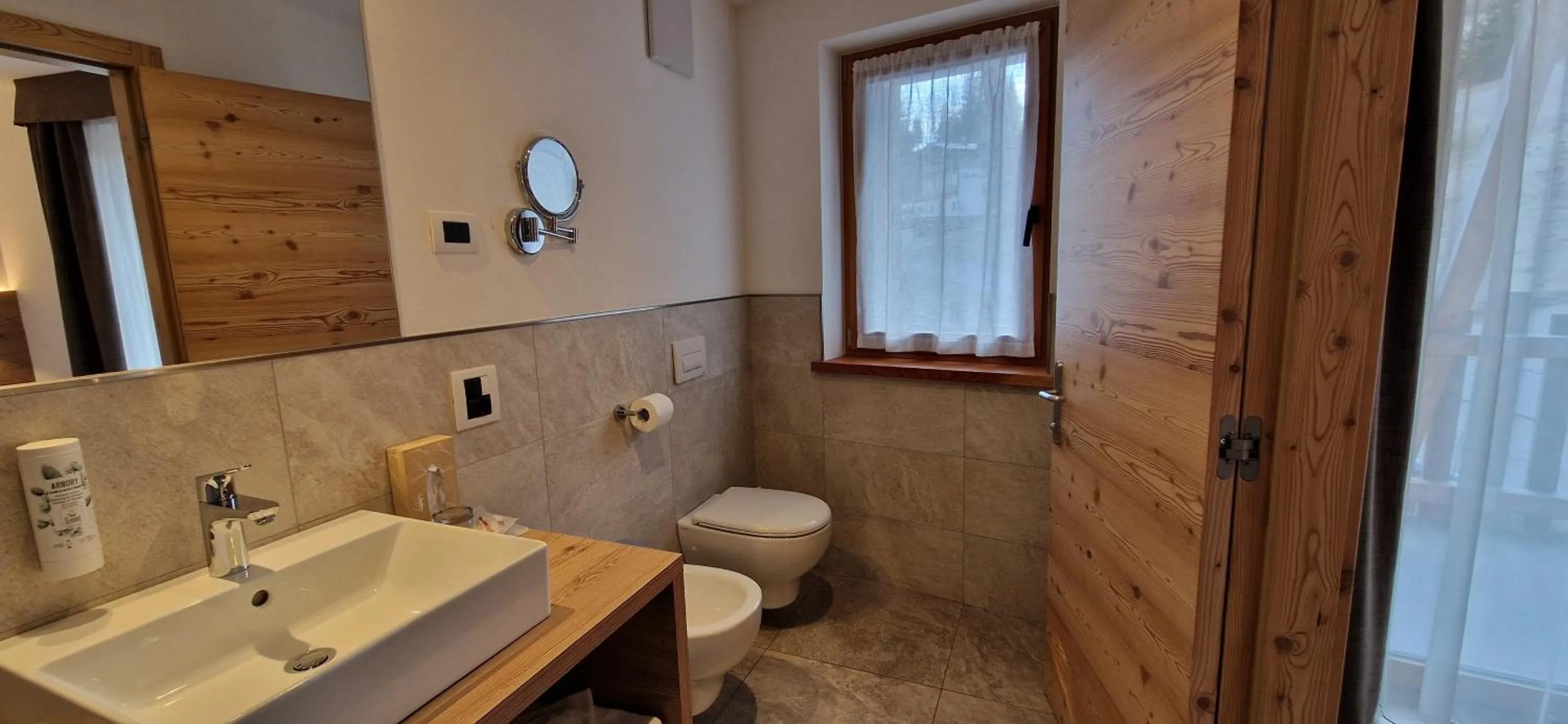 Bathroom in Hotel Miravalle