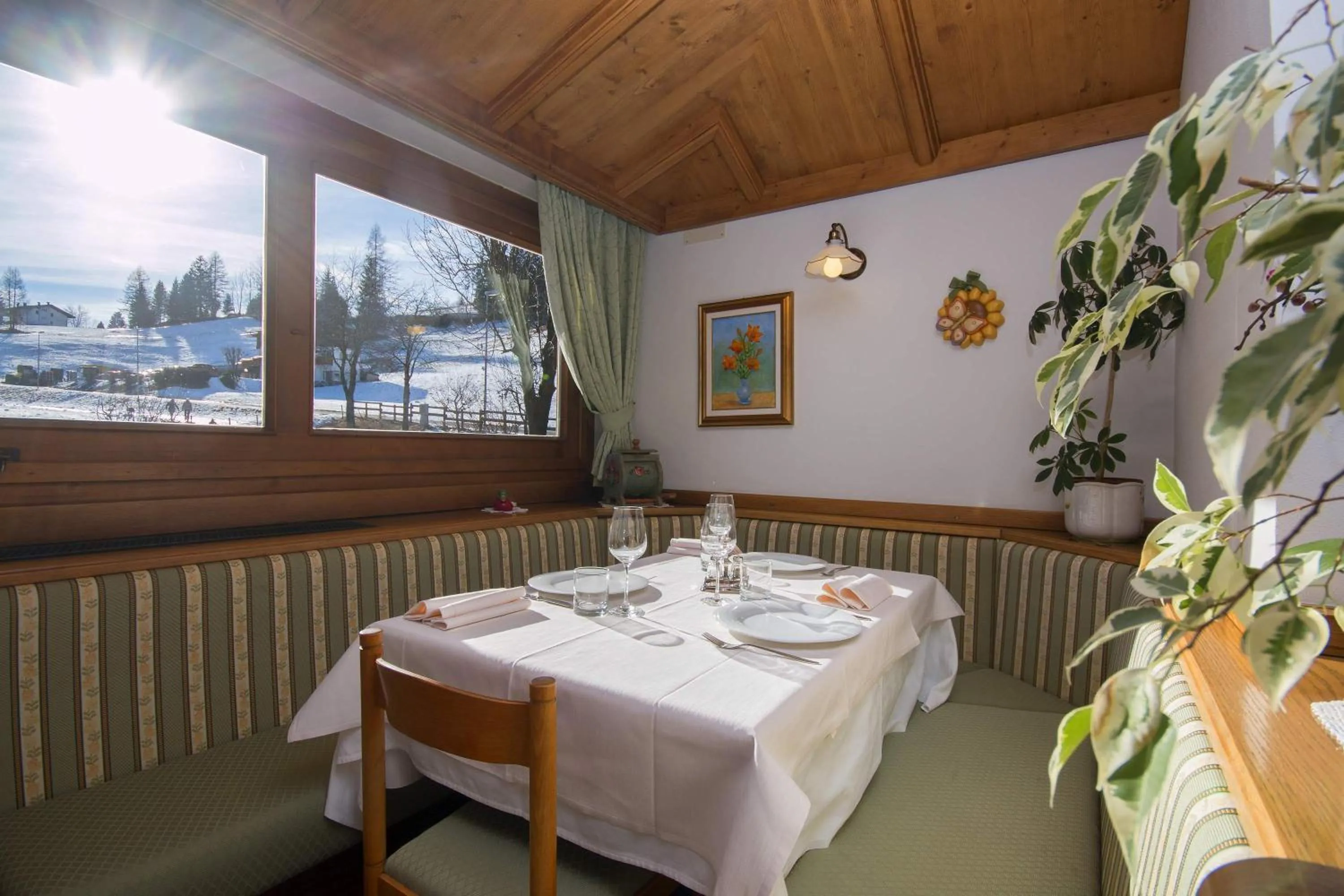 Restaurant/places to eat in Hotel Miravalle