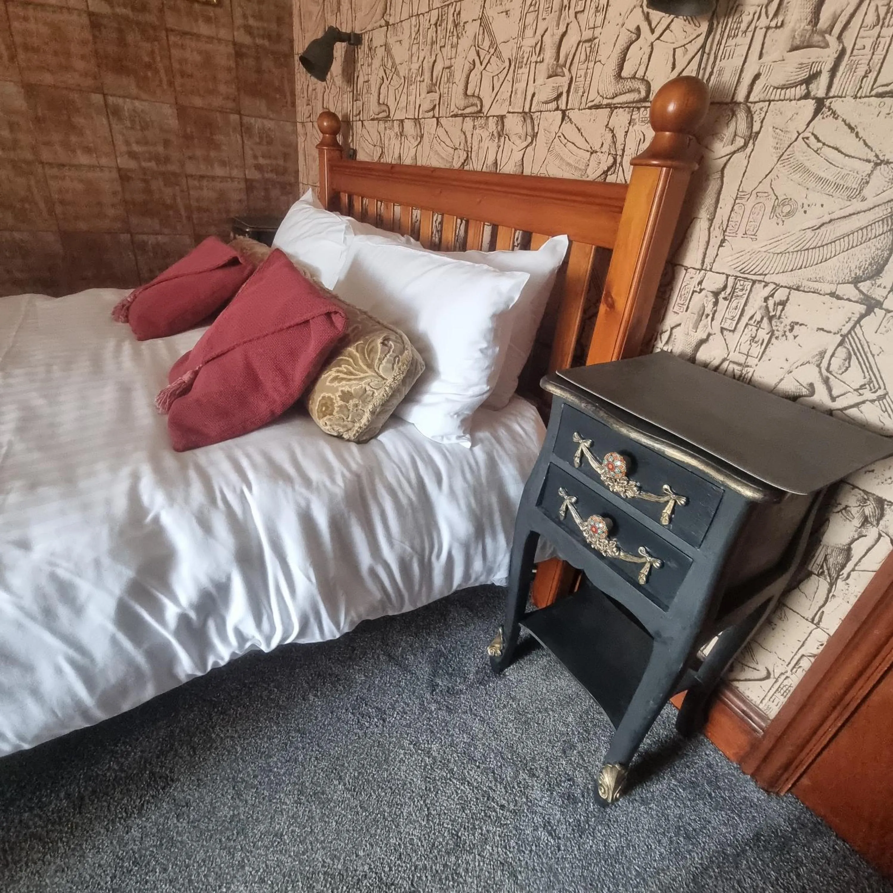 Bed in Tracey's Driftwood