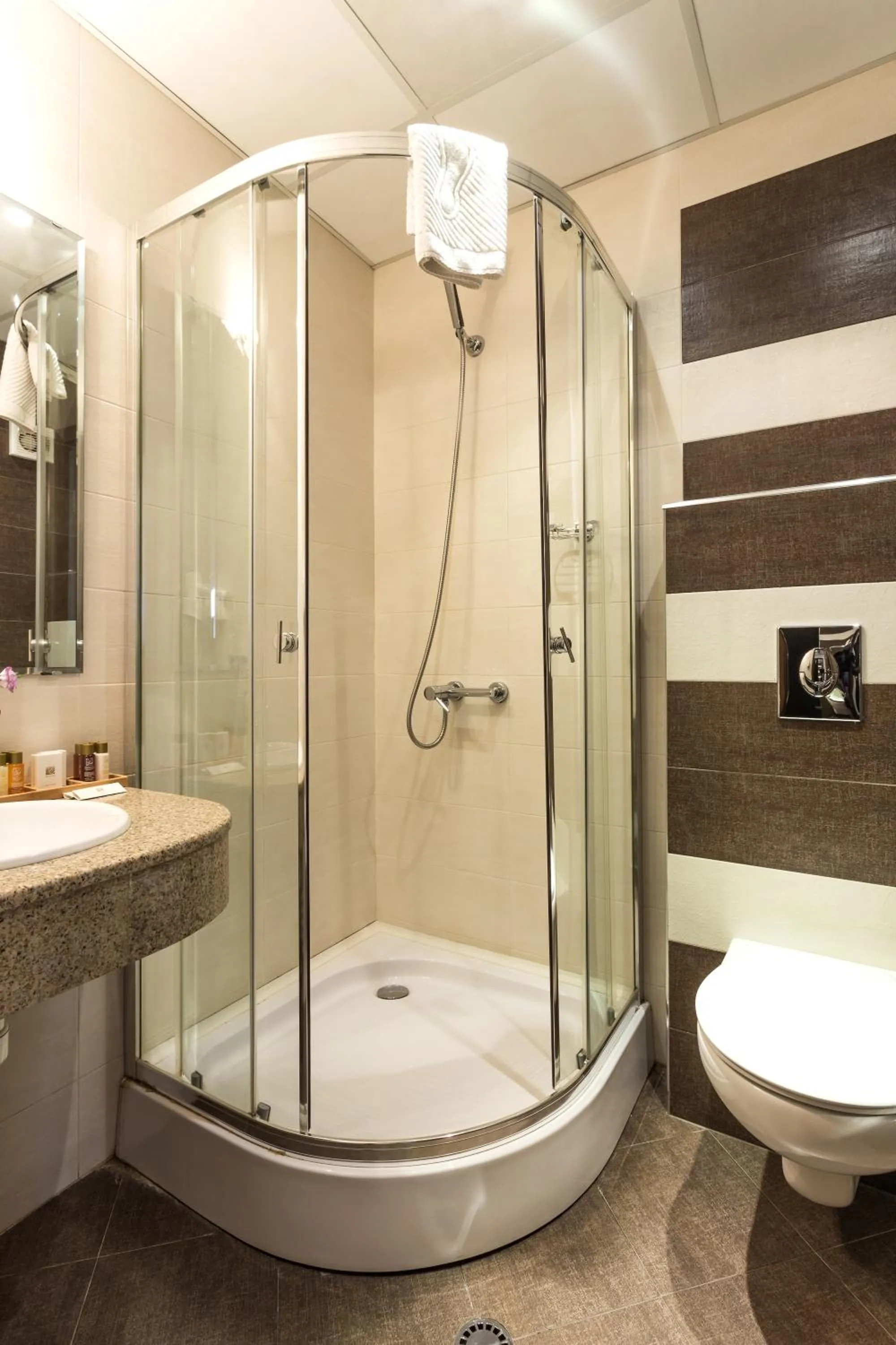 Bathroom in City Avenue Hotel