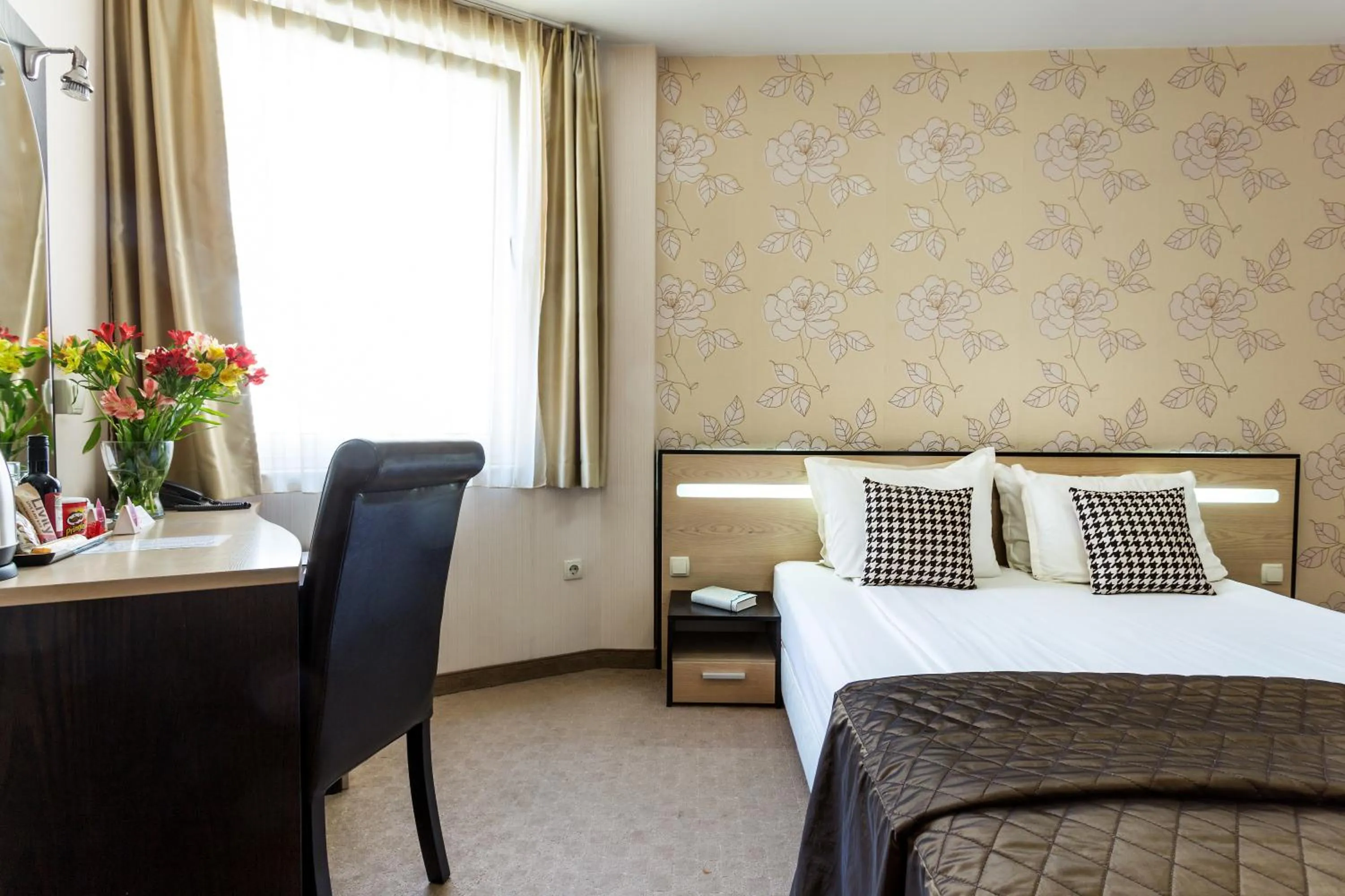 Bed in City Avenue Hotel