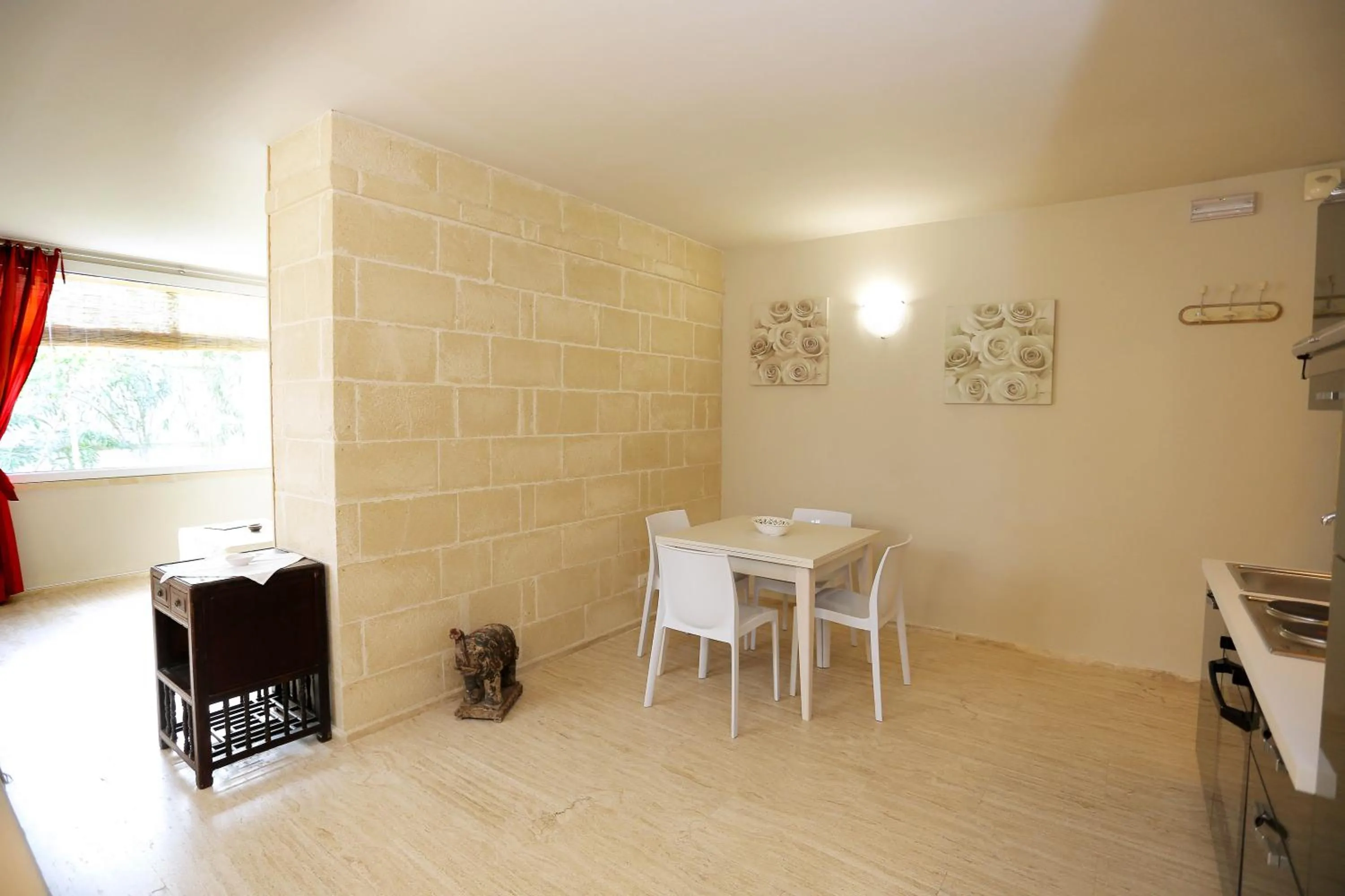 Dining area in Eco Green La Vigna