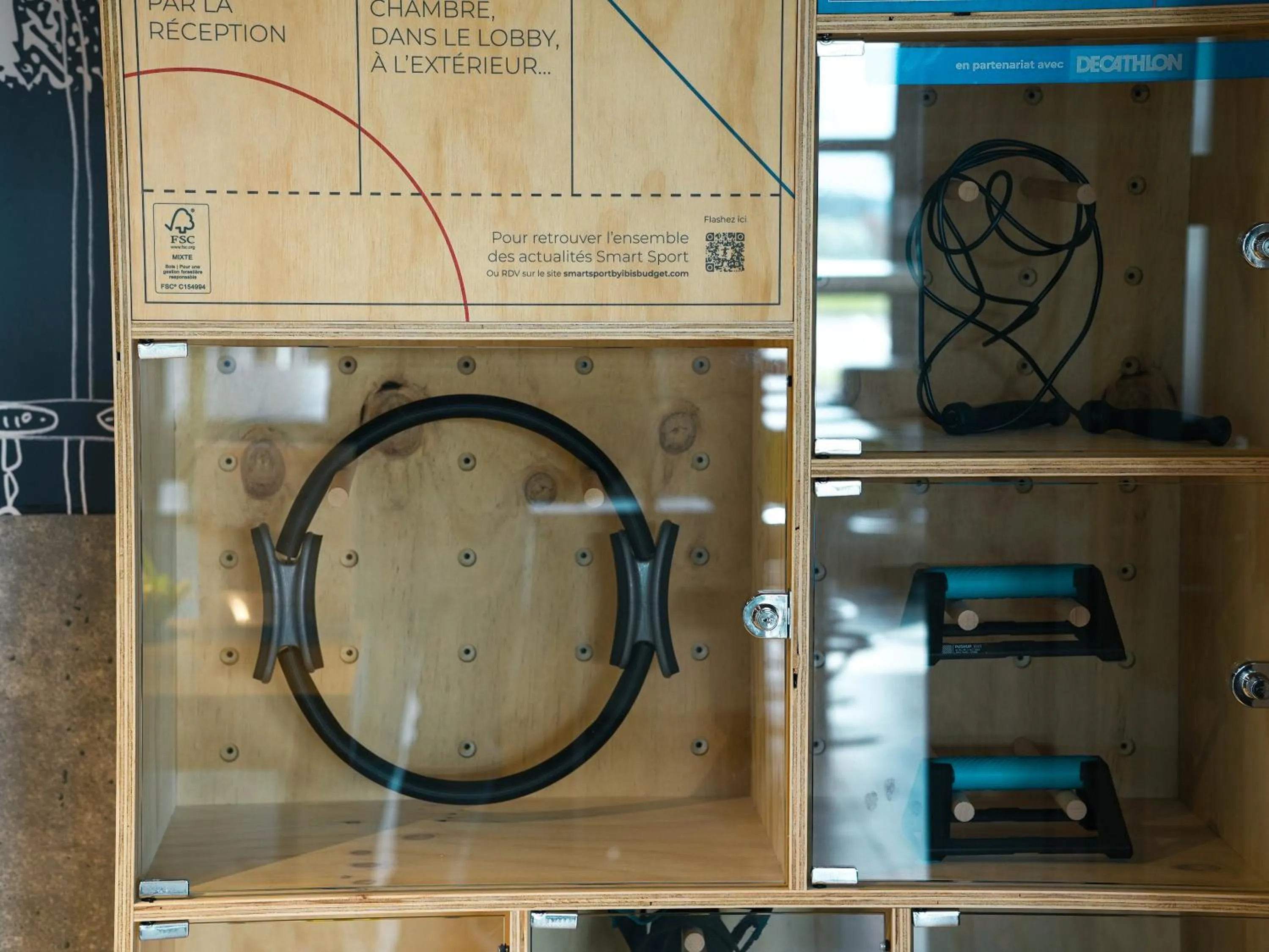 Lobby or reception in ibis budget Caen Porte de Bretagne