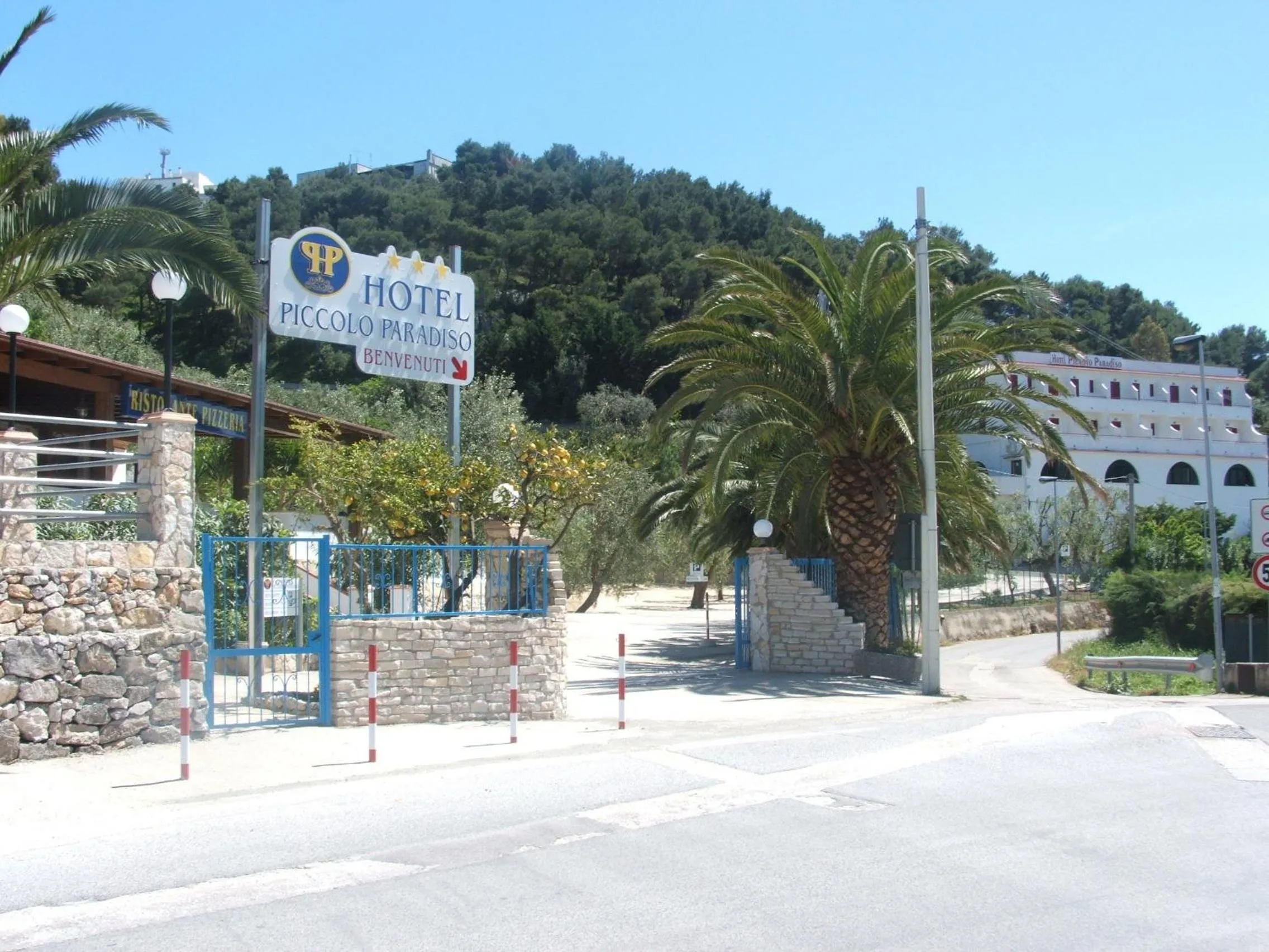 Property building in Hotel Piccolo Paradiso