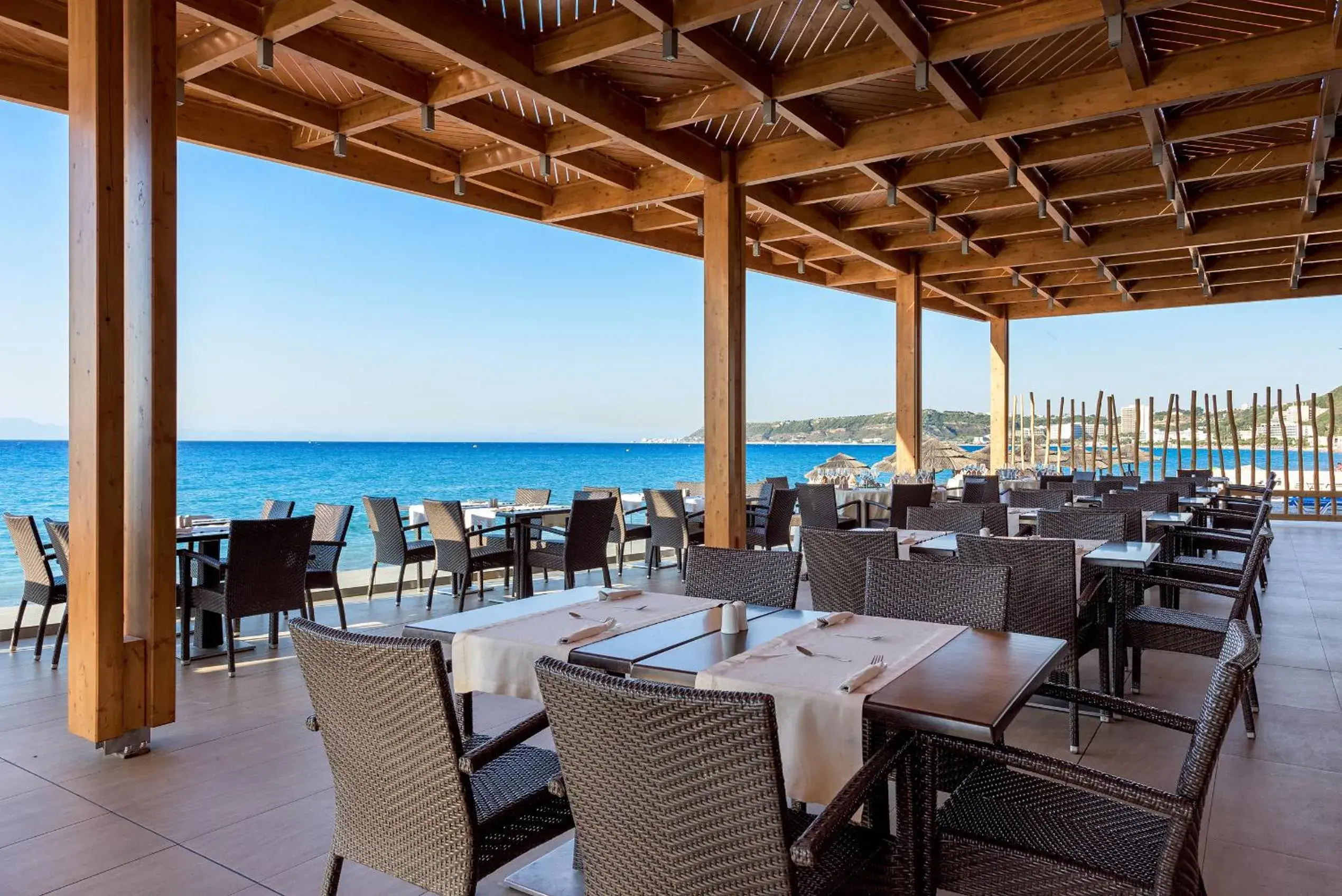 Restaurant/places to eat in Avra Beach Resort Restaurant/places to eat in Avra Beach Resort