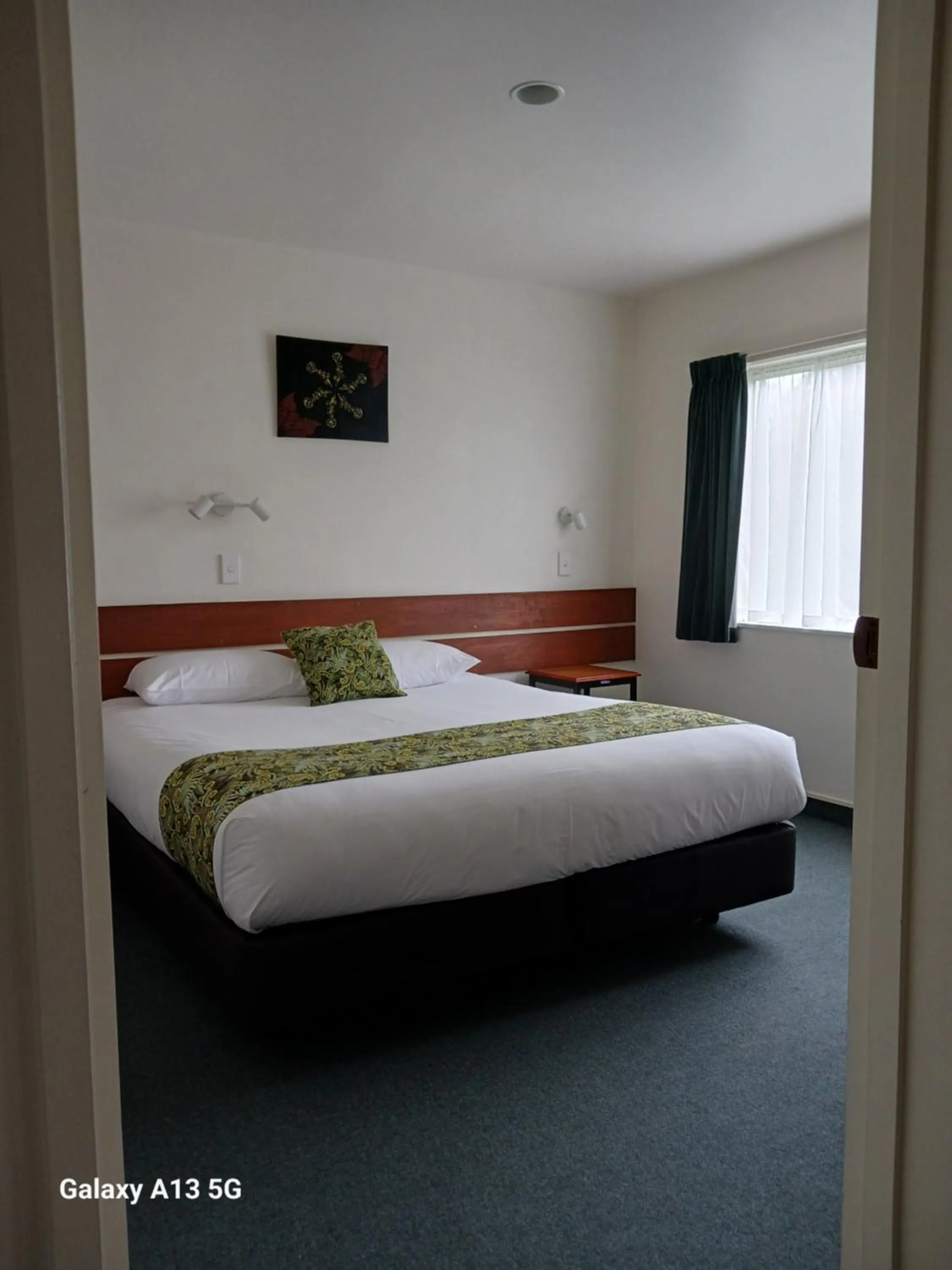 Bed in Anatoki Lodge Motel