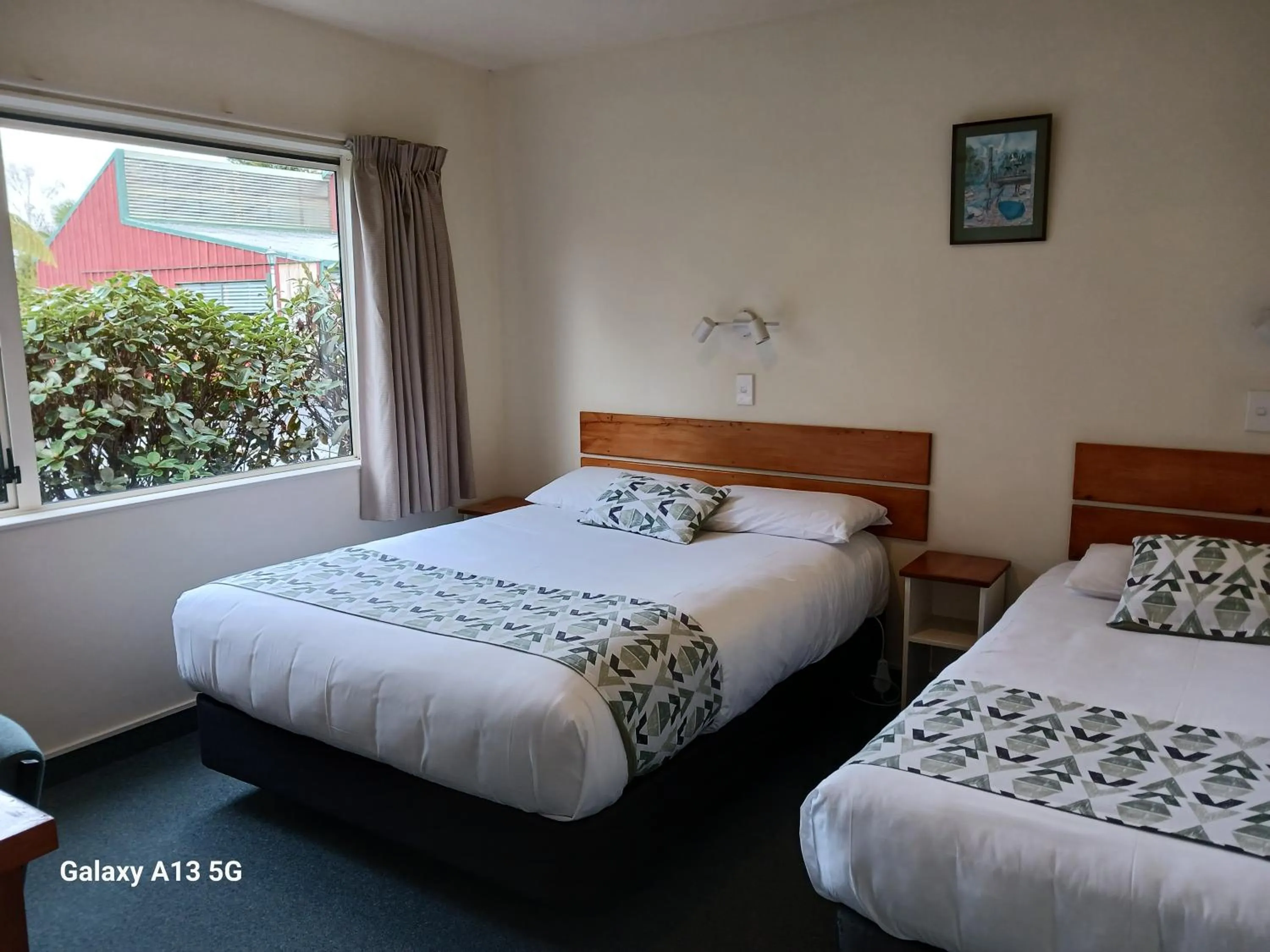 Bed in Anatoki Lodge Motel