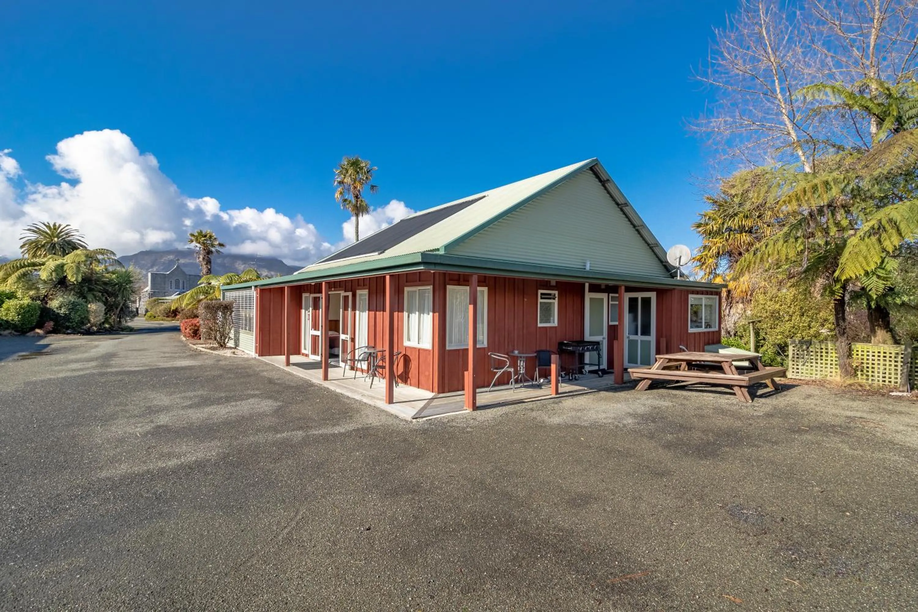 Property building in Anatoki Lodge Motel