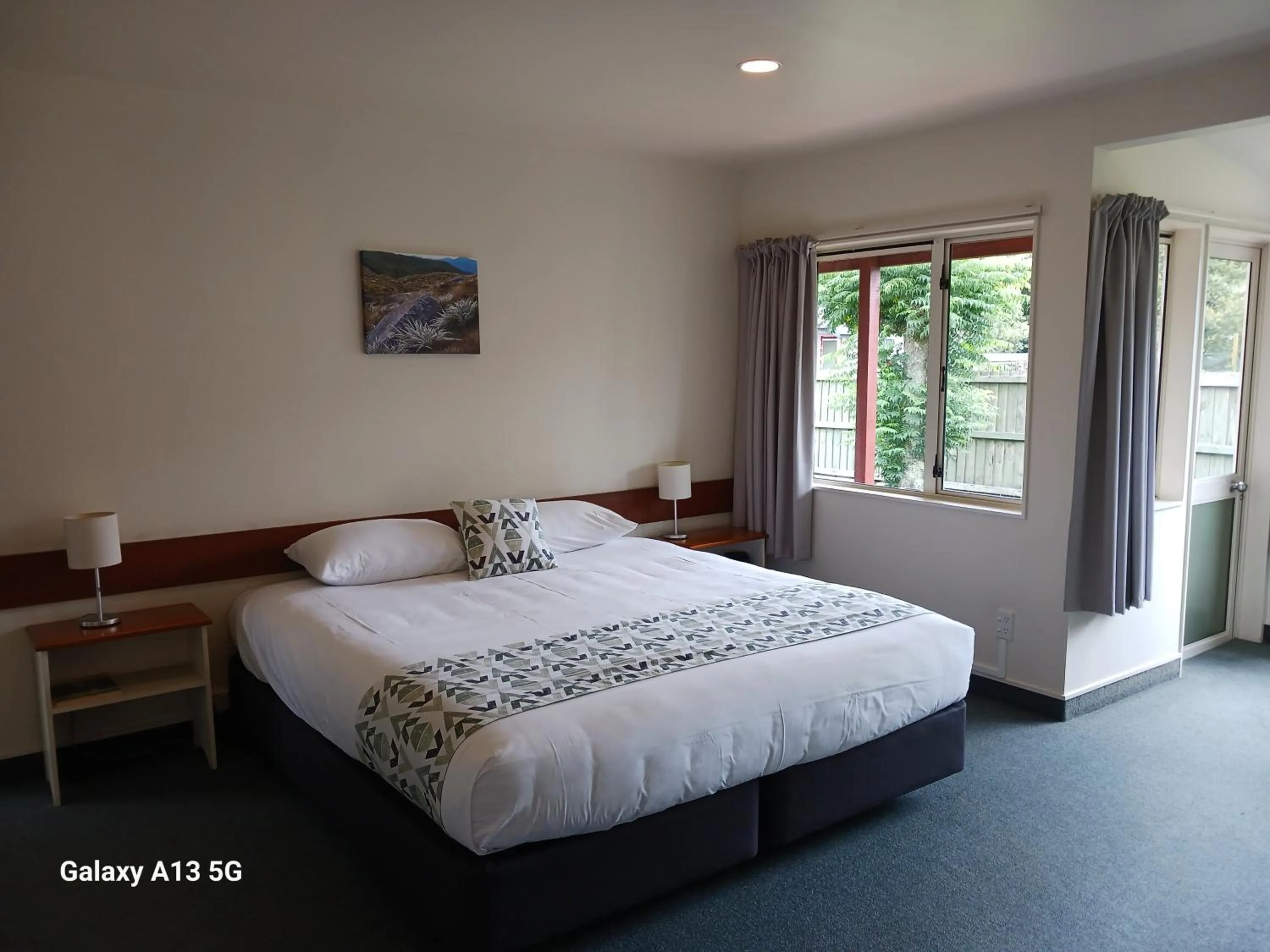 Bed in Anatoki Lodge Motel