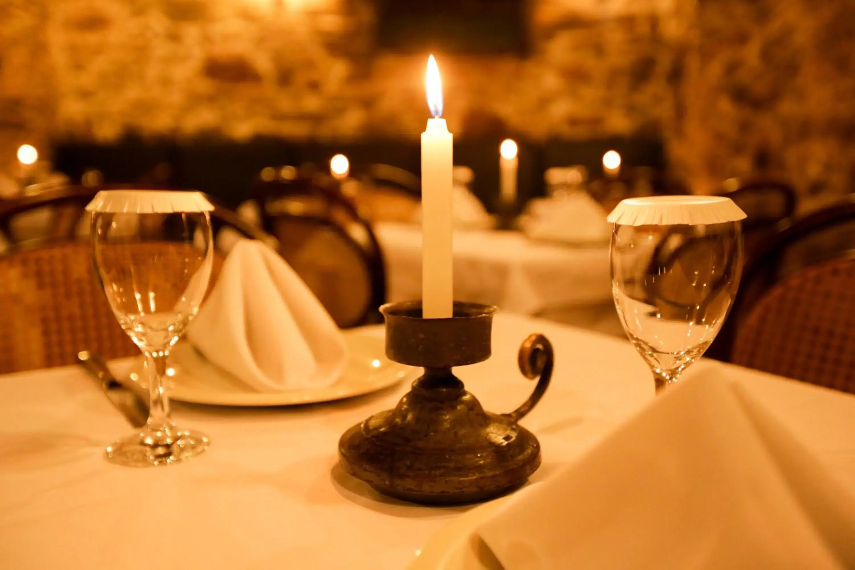 Restaurant/places to eat in Hotel Luxor Restaurant/places to eat in Hotel Luxor