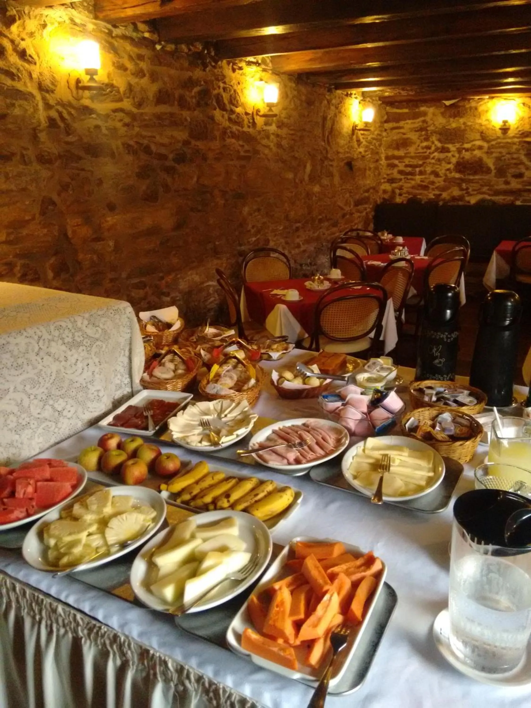 Restaurant/places to eat in Hotel Luxor