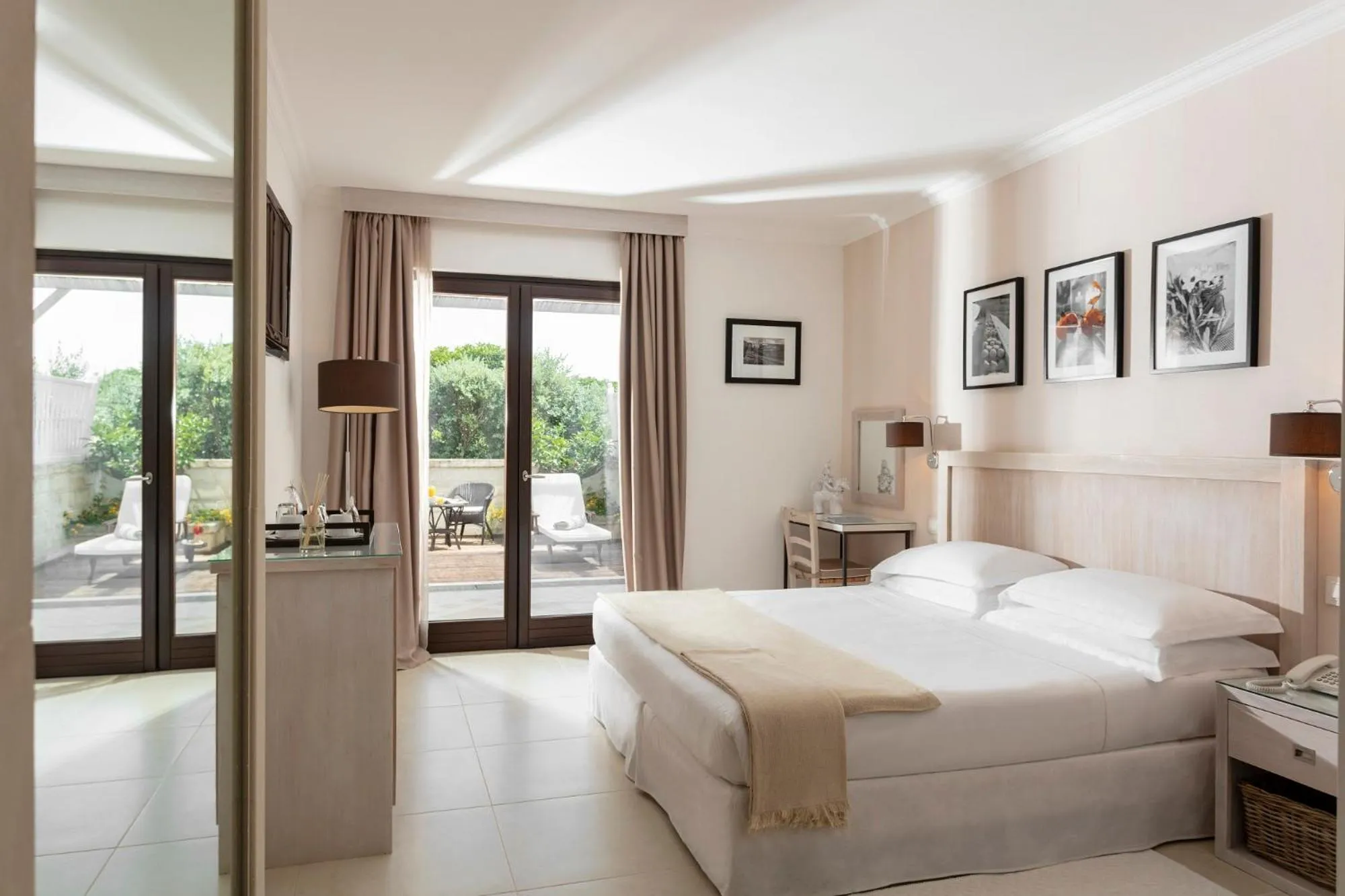 Patio, Bed in Canne Bianche Lifestyle Hotel