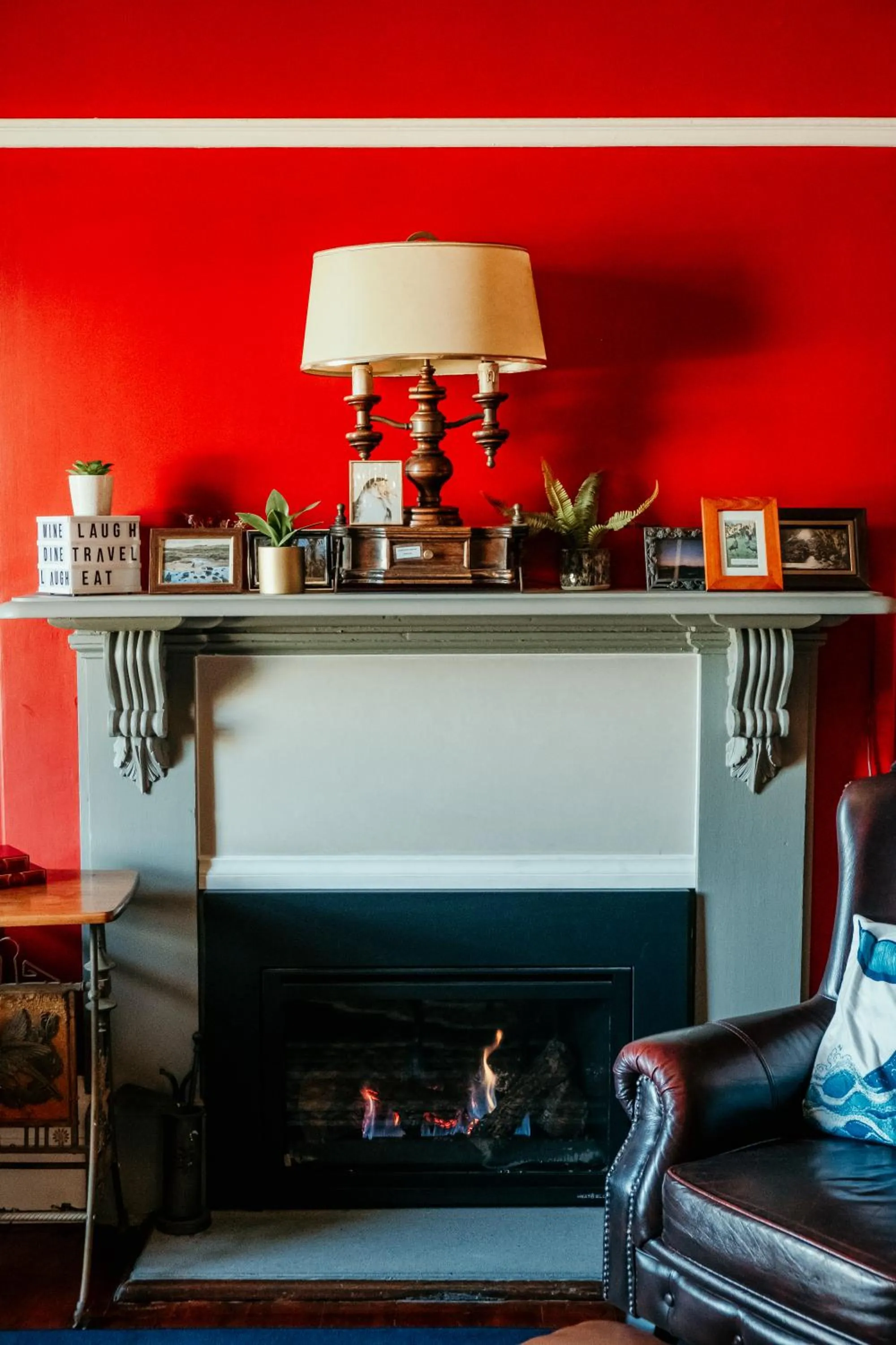 Communal lounge/ TV room in The Wandering Whale Port Fairy