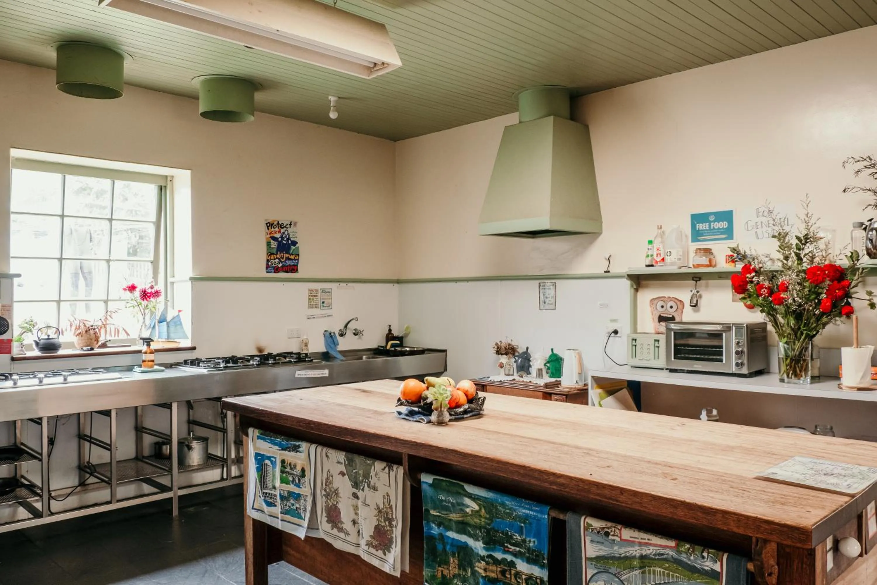 Kitchen or kitchenette in The Wandering Whale Port Fairy