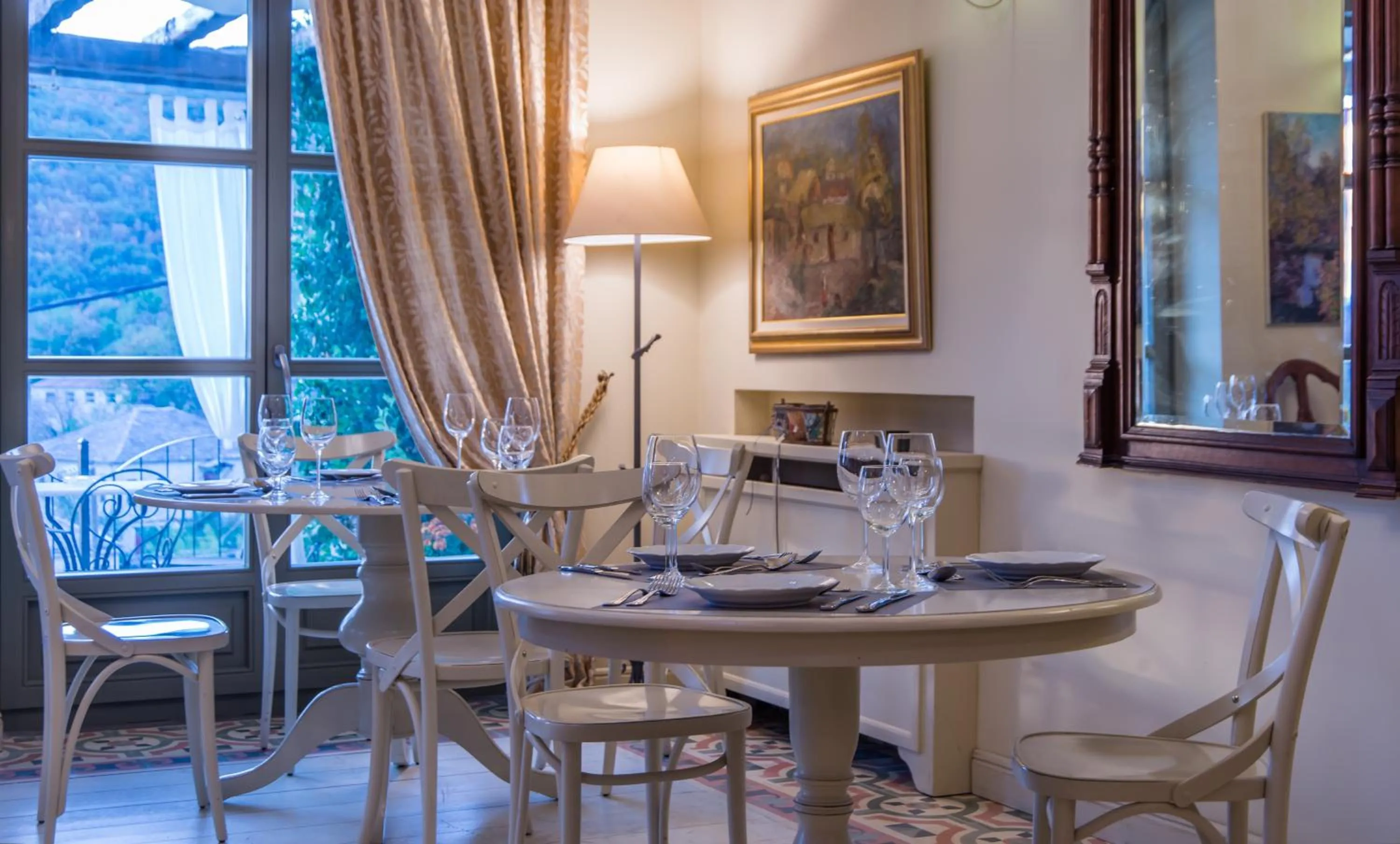 Restaurant/places to eat in Pirrion Wellness Boutique Hotel