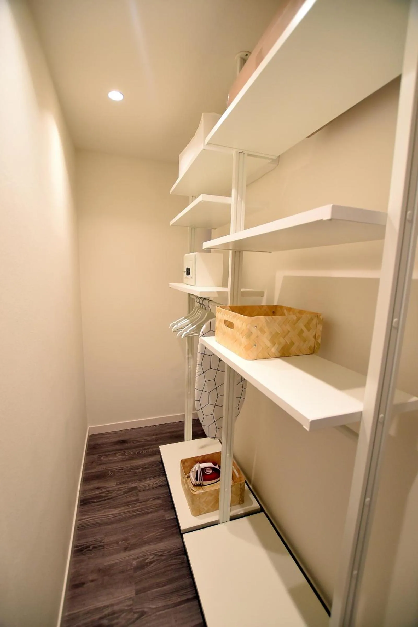 wardrobe in Le Rondinelle