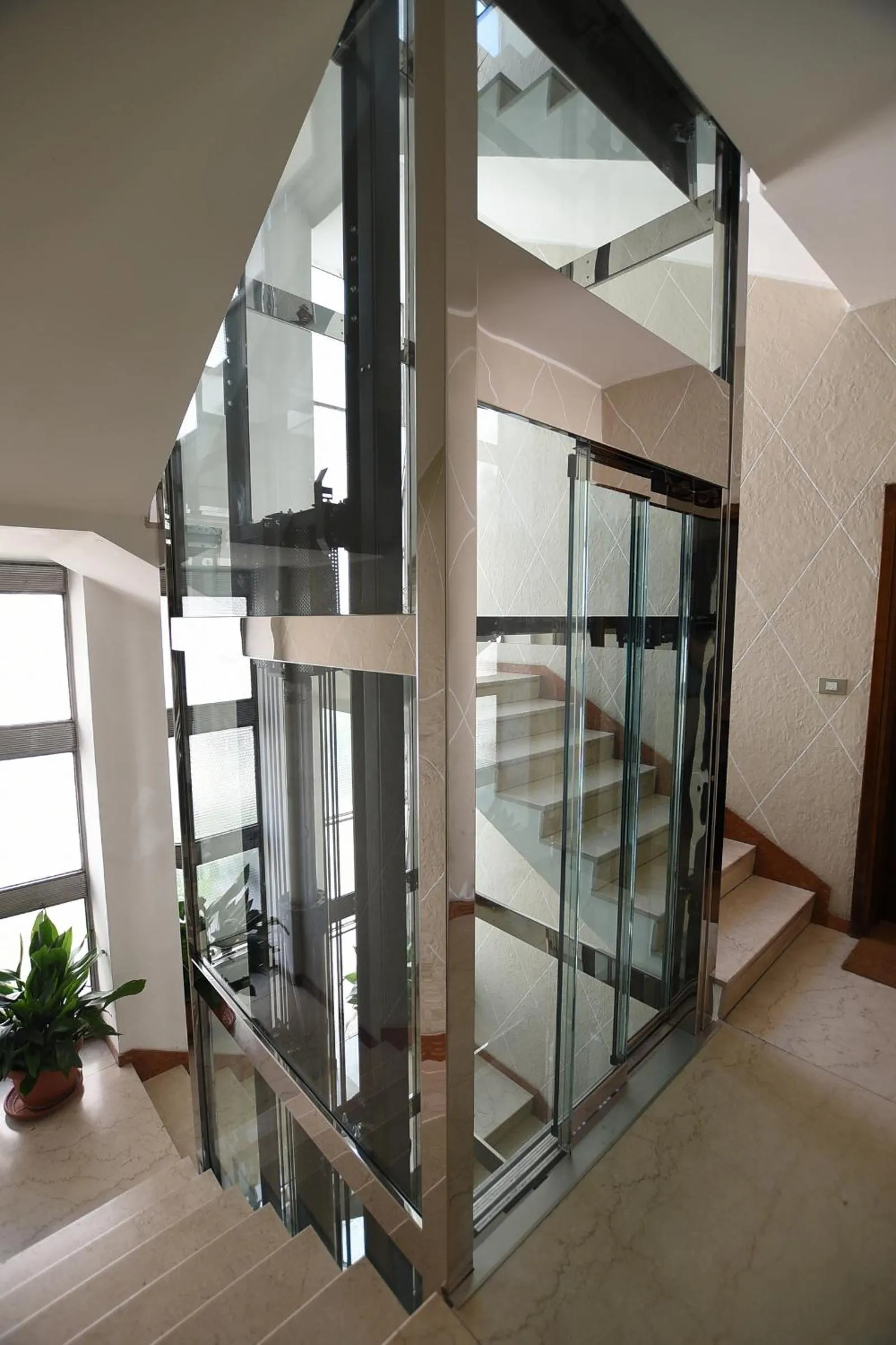 elevator in Le Rondinelle