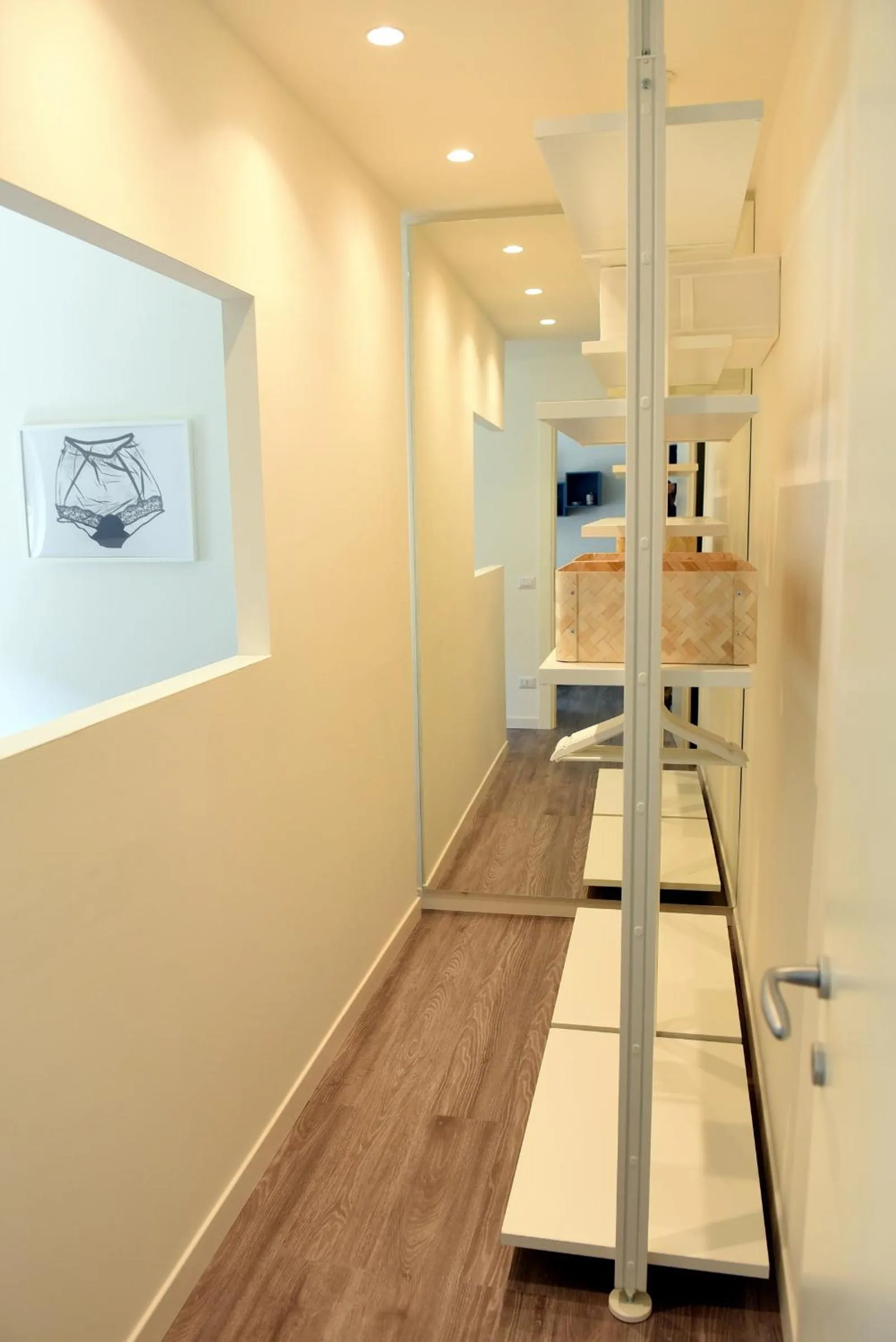 wardrobe in Le Rondinelle