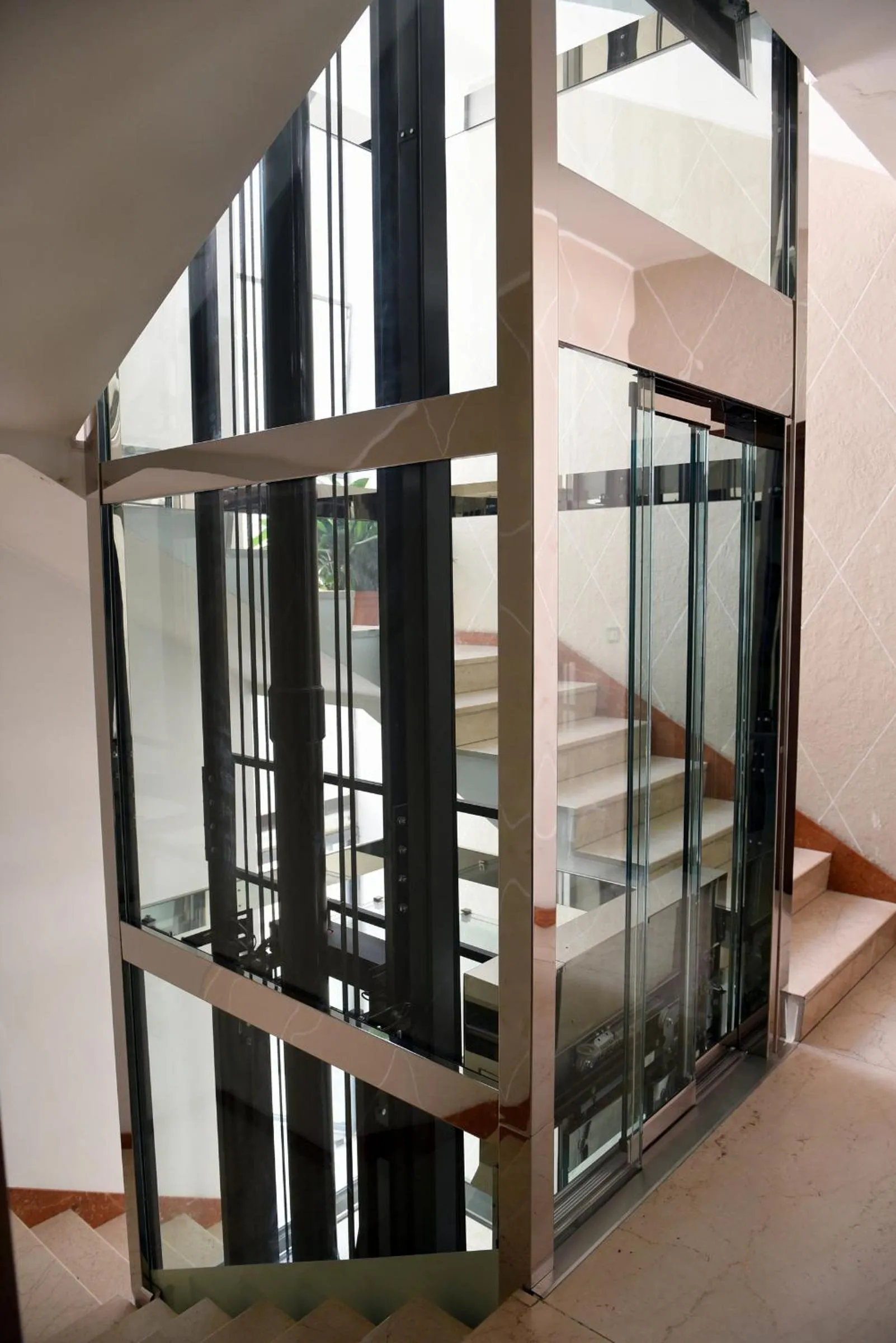 elevator in Le Rondinelle